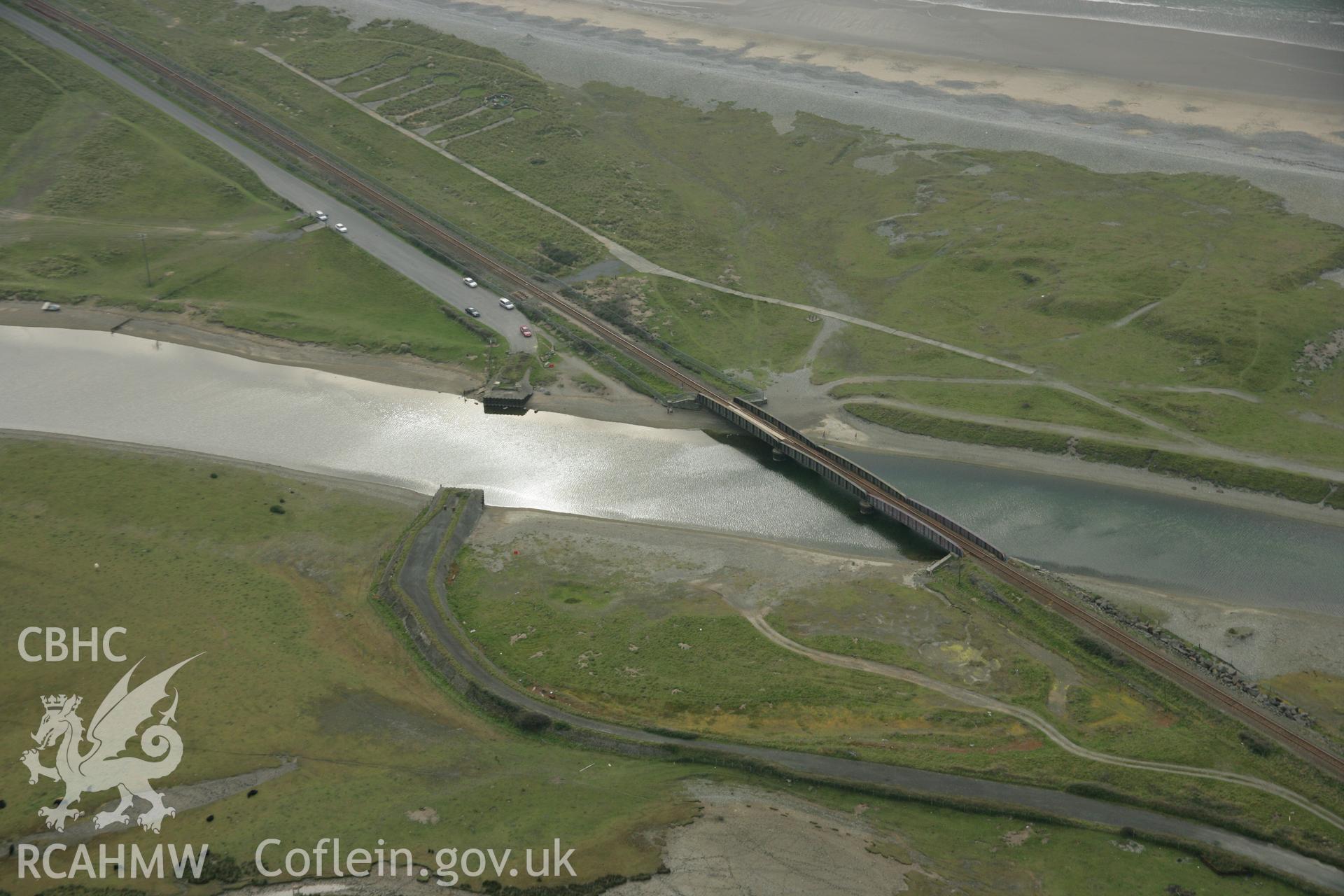 RCAHMW colour oblique photograph of Dysynni Railway bridge, Tywyn. Taken by Toby Driver on 08/10/2007.