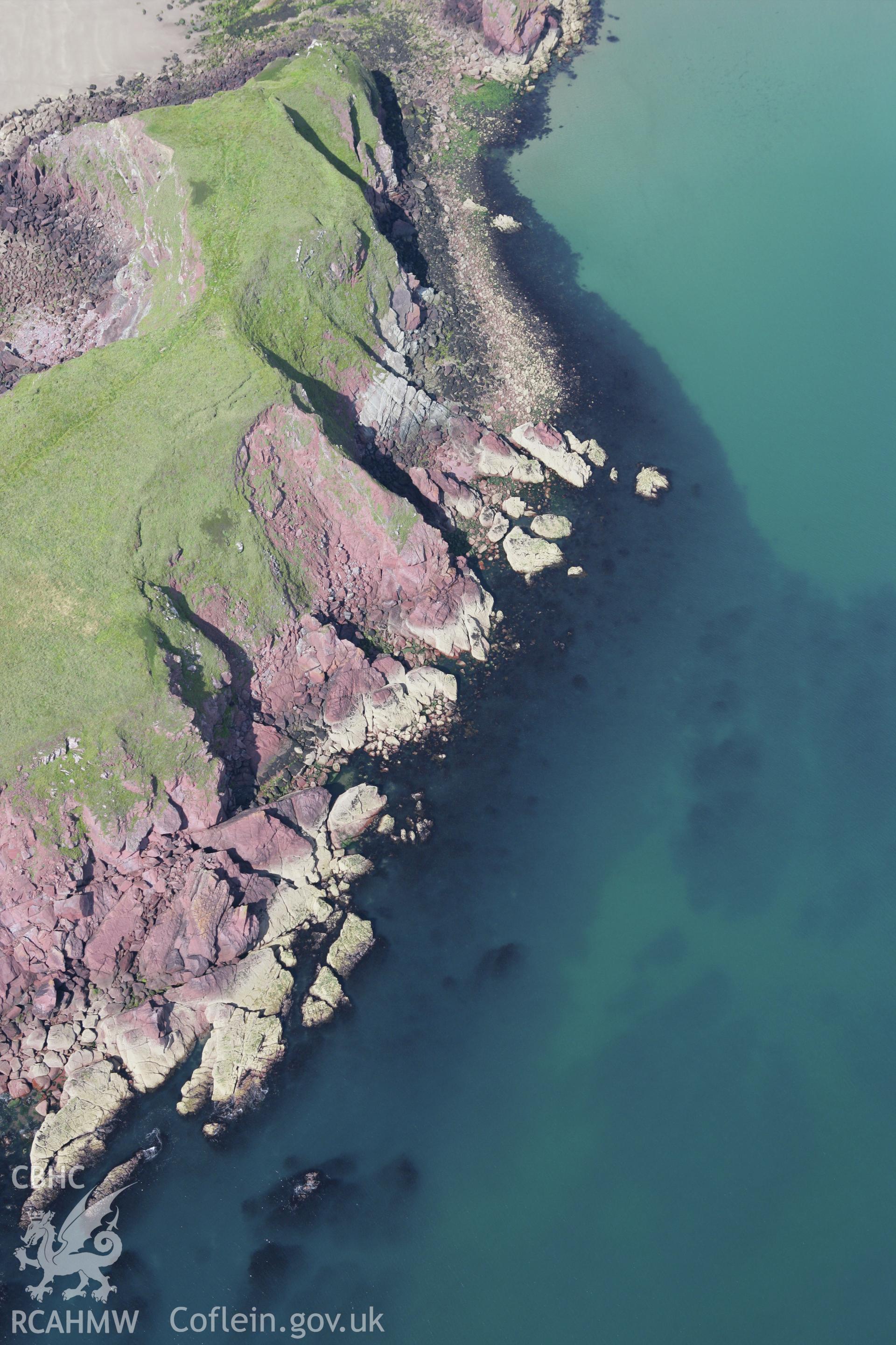 RCAHMW colour oblique photograph of Gateholm Island. Taken by Toby Driver on 01/08/2007.