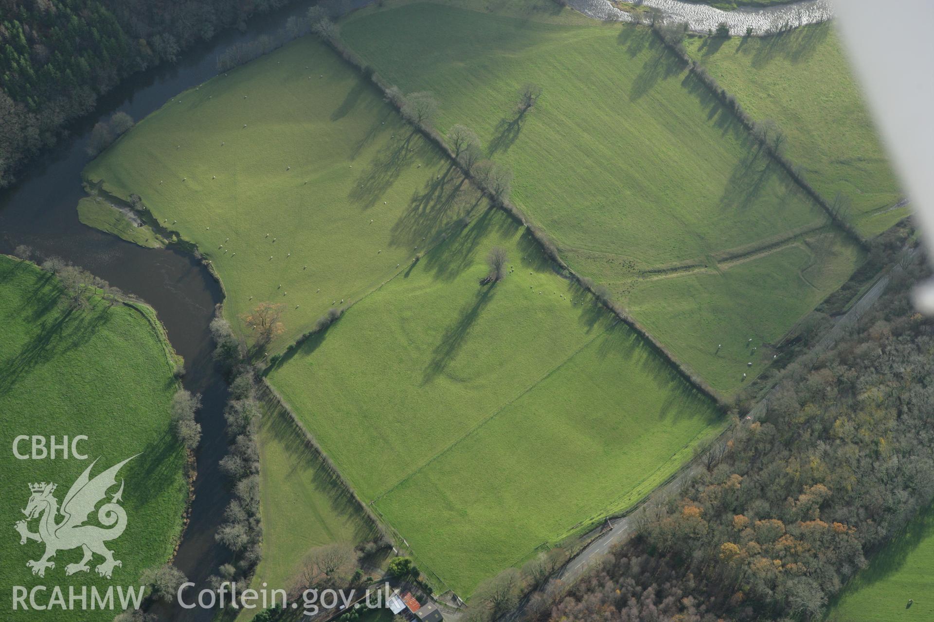 RCAHMW colour oblique photograph of Stradmore Enclosure, moated site. Taken by Toby Driver on 29/11/2007.