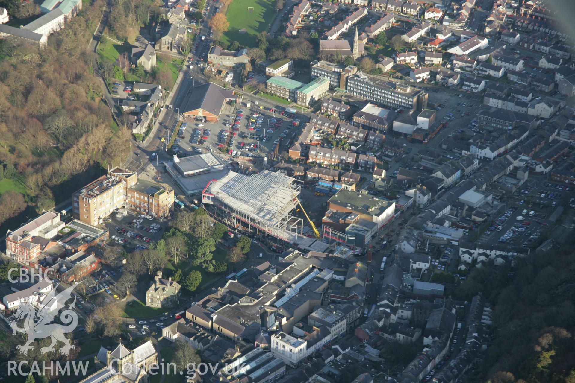RCAHMW colour oblique aerial photograph of Bangor. Taken on 25 January 2007 by Toby Driver