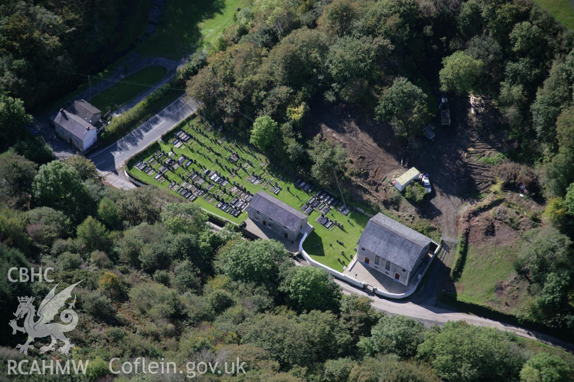 RCAHMW colour oblique photograph of Bwlchnewydd Independent Chapel. Taken by Toby Driver on 04/10/2007.