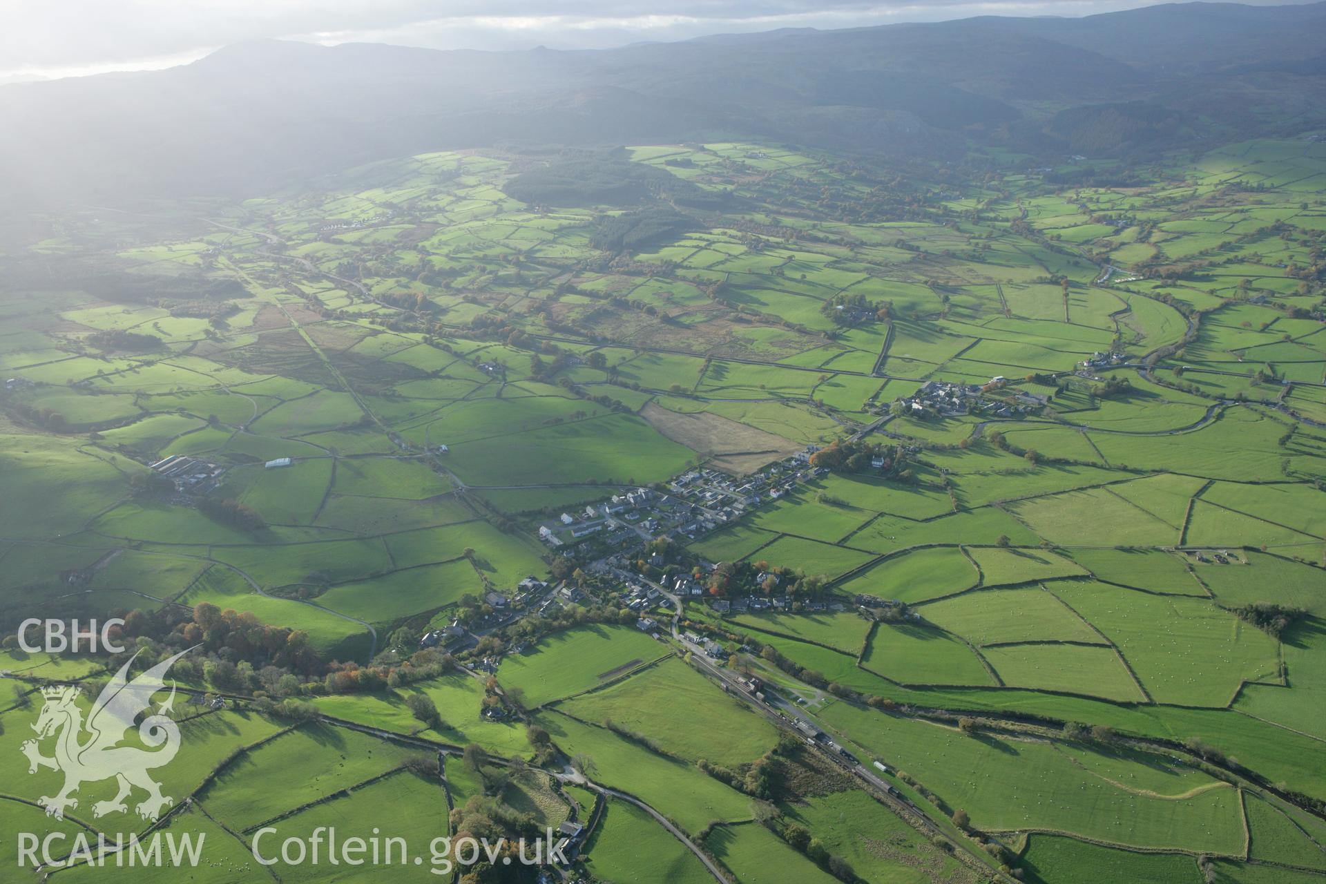 RCAHMW colour oblique photograph of Llanuwchllyn, village. Taken by Toby Driver on 30/10/2007.