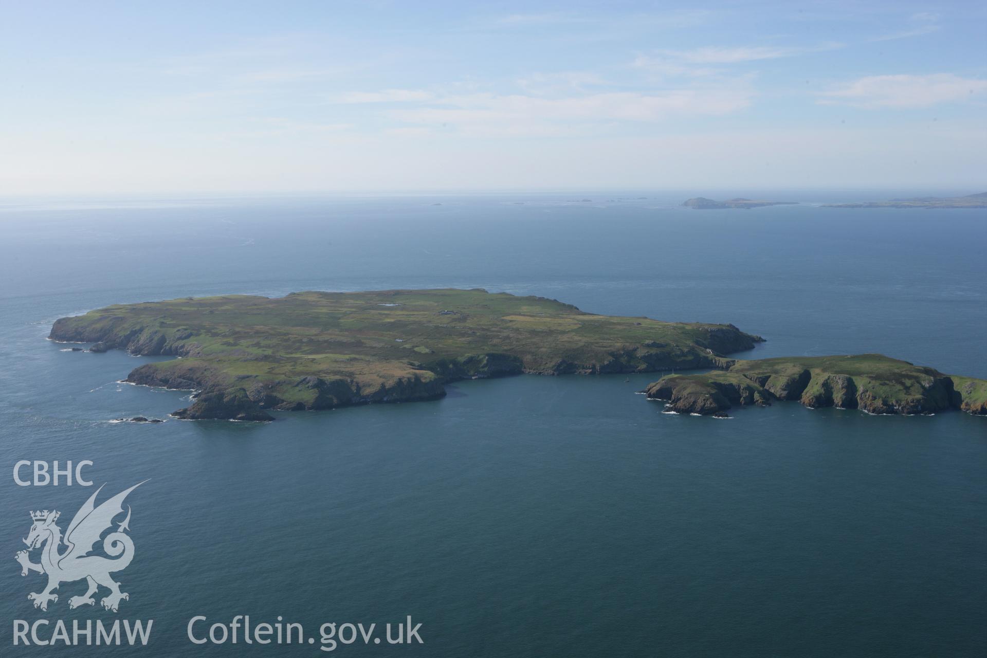 RCAHMW colour oblique aerial photograph of Skomer Island. Taken on 30 July 2007 by Toby Driver