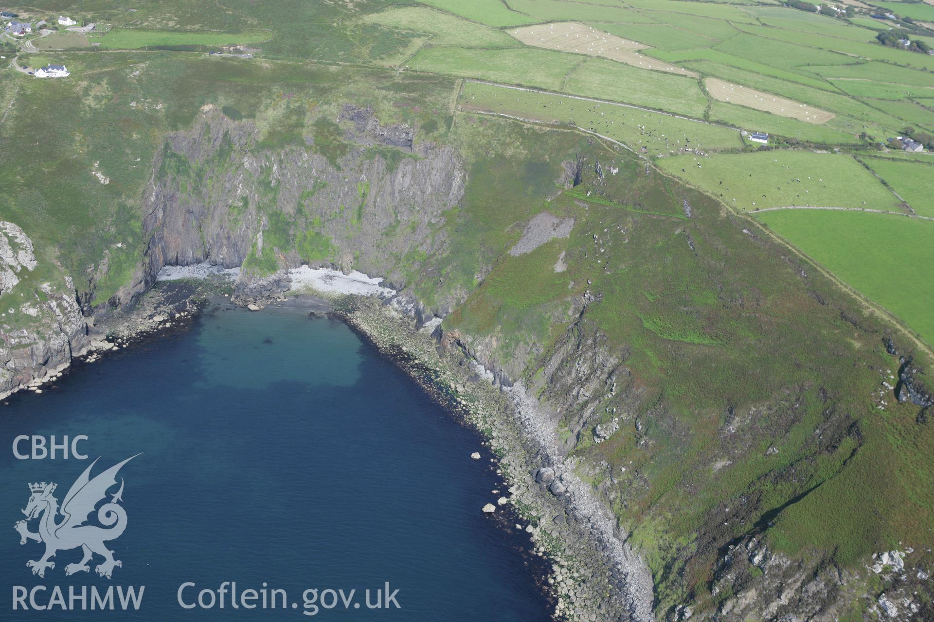 RCAHMW colour oblique photograph of Pwll deri, coastal quarries,. Taken by Toby Driver on 01/08/2007.