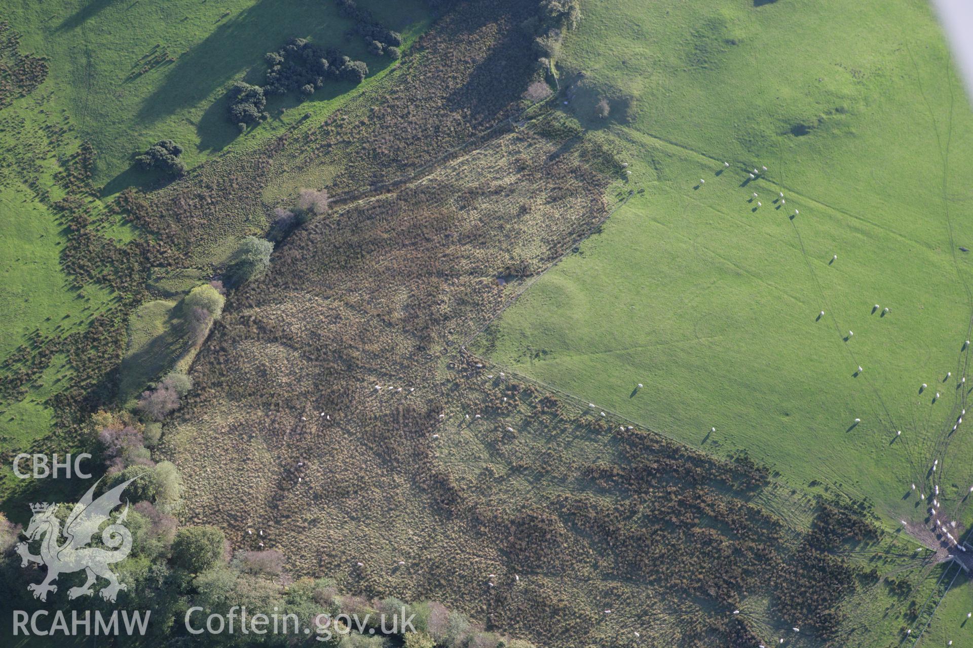 RCAHMW colour oblique photograph of Allt yr Hafod Fawr Roman camp I. Taken by Toby Driver on 04/10/2007.