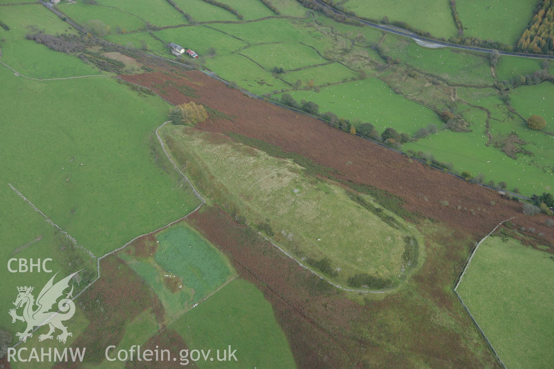 RCAHMW colour oblique photograph of Caer Euni, hillfort. Taken by Toby Driver on 30/10/2007.