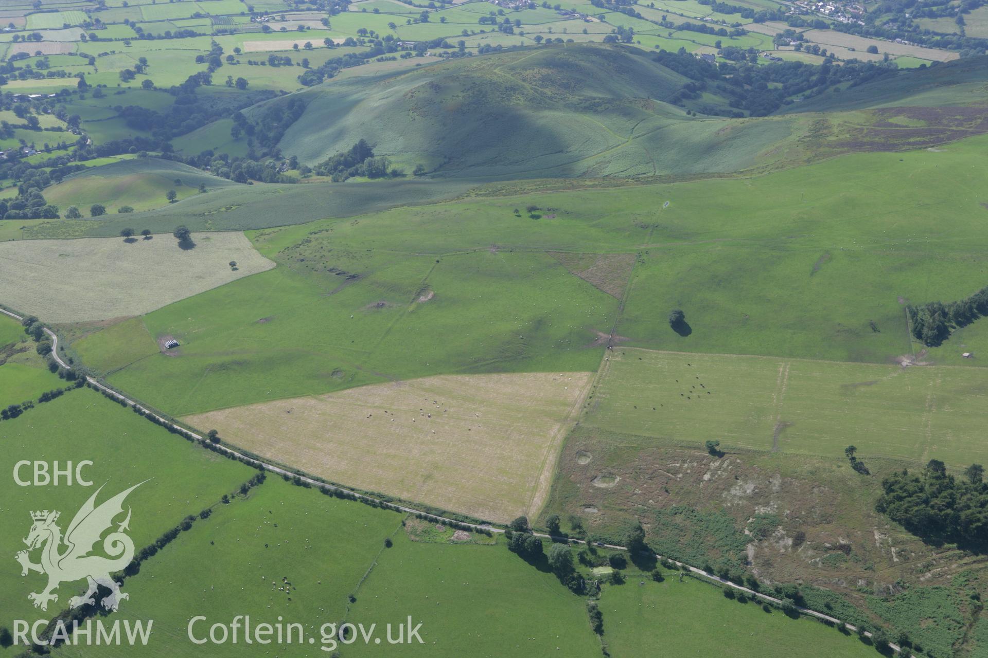 RCAHMW colour oblique aerial photograph of Bwlch field system. Taken on 31 July 2007 by Toby Driver