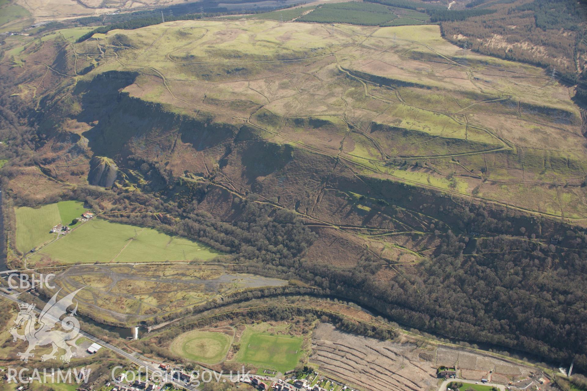 RCAHMW colour oblique aerial photograph of Y Darren Widdon and Darren Fach Mining Landscape,  Ystalyfera. Taken on 21 March 2007 by Toby Driver