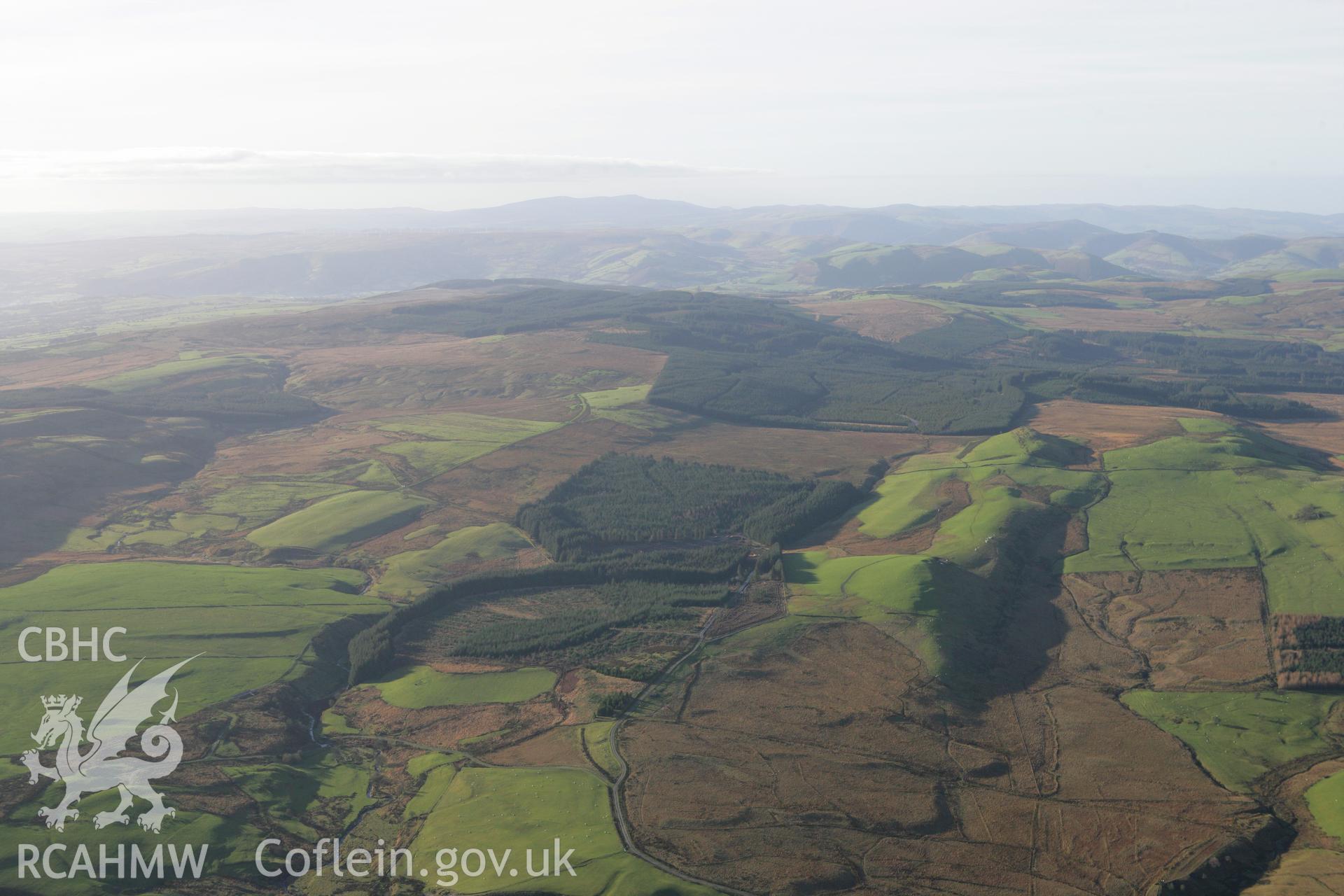 RCAHMW colour oblique photograph of Tyddyn Bryn Mawr, landscape to south of. Taken by Toby Driver on 11/12/2007.