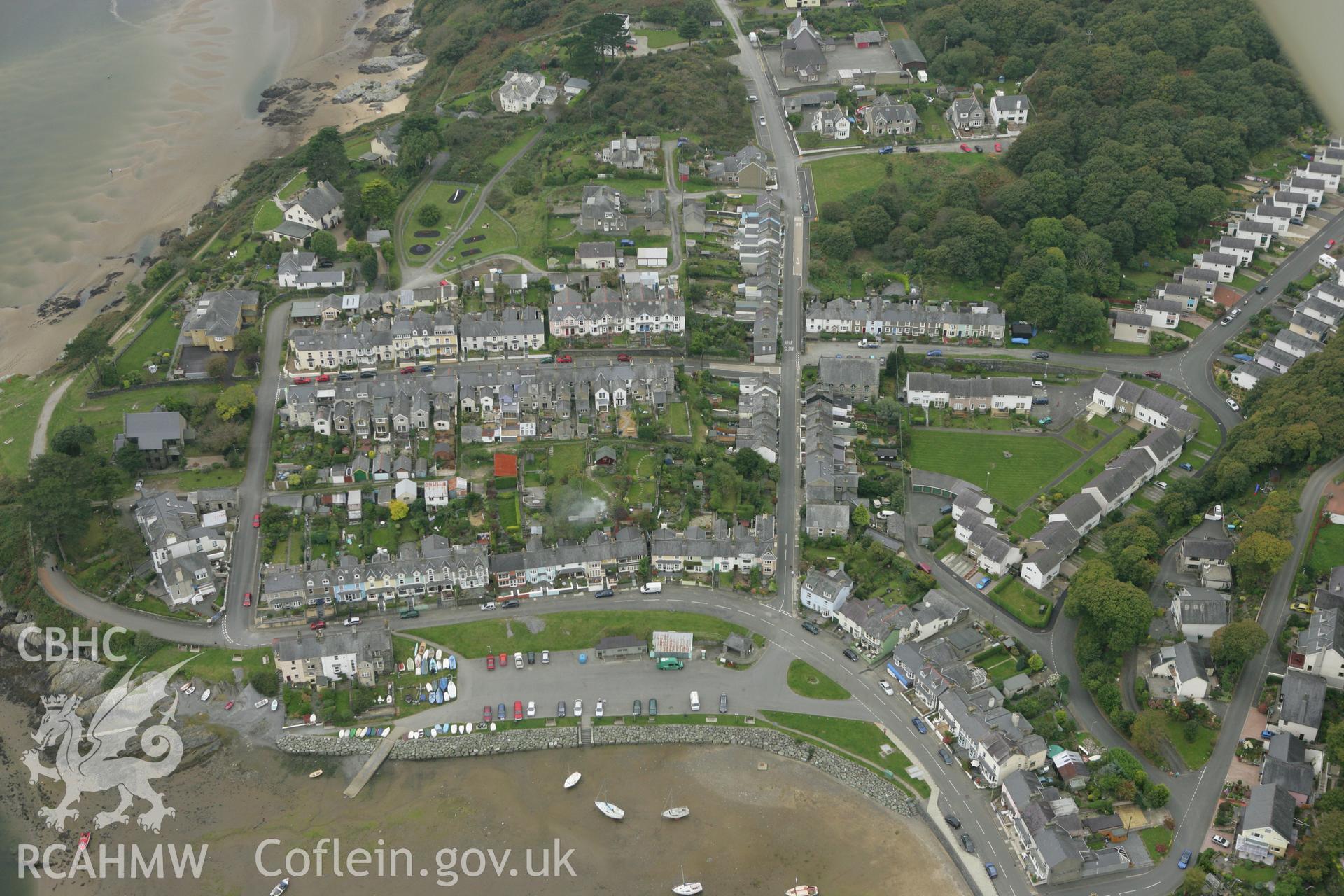 RCAHMW colour oblique photograph of Borth-y-Gest. Taken by Toby Driver on 08/10/2007.