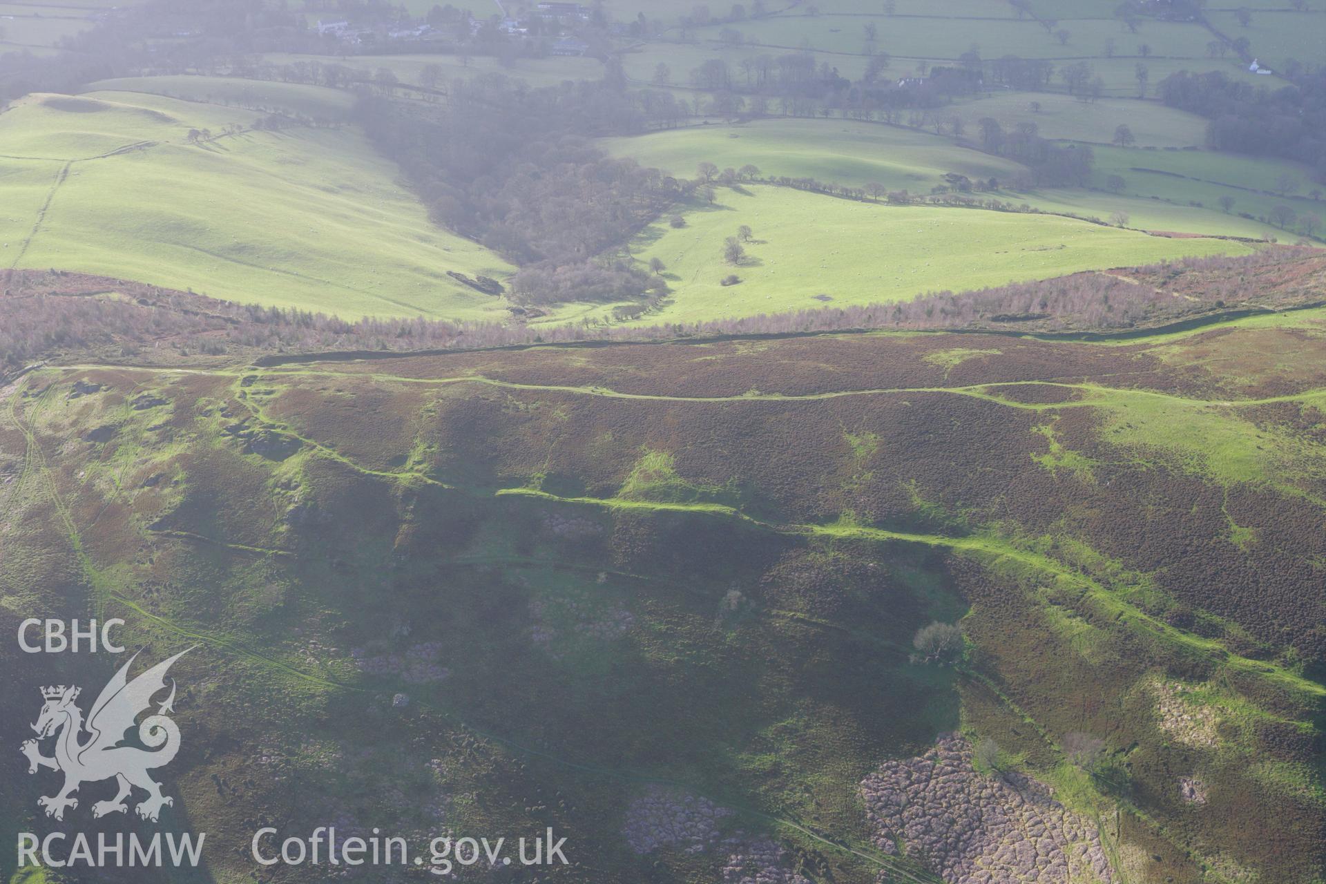 RCAHMW colour oblique photograph of Penycloddiau hillfort. Taken by Toby Driver on 11/12/2007.
