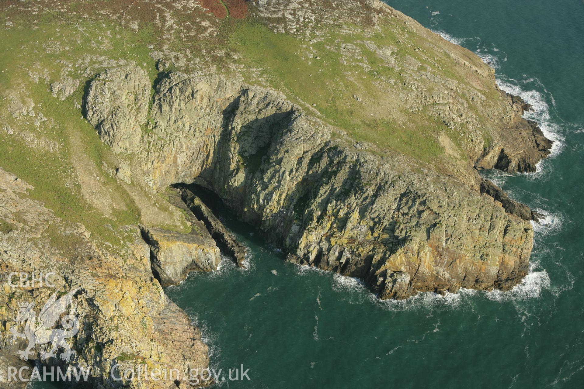 RCAHMW colour oblique photograph of Ramsey island;Cliffs below Carn Llundain, Ramsey. Taken by Toby Driver on 23/10/2007.