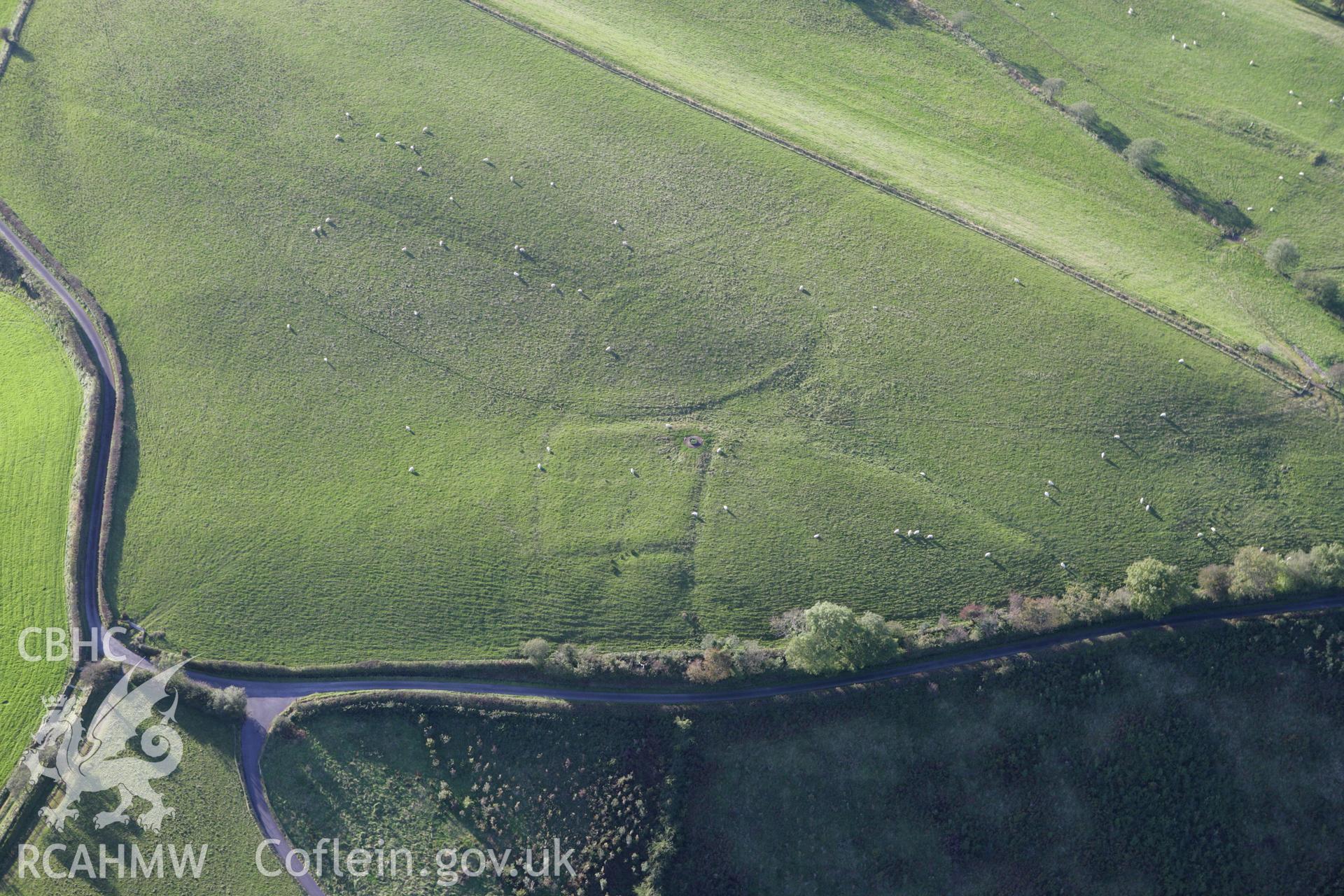 RCAHMW colour oblique photograph of Cwmargenau, possible Roman fortlet. Taken by Toby Driver on 04/10/2007.