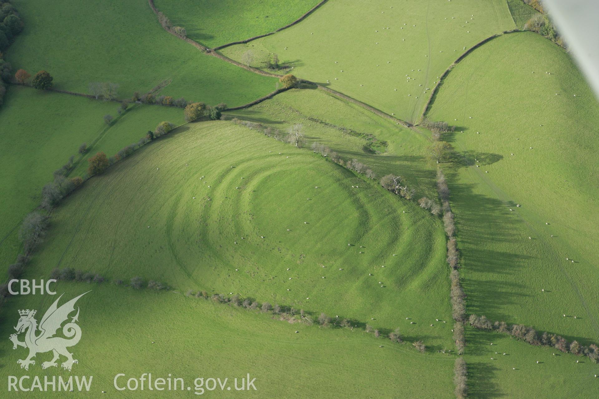 RCAHMW colour oblique photograph of Pentre Camp, hillfort. Taken by Toby Driver on 30/10/2007.