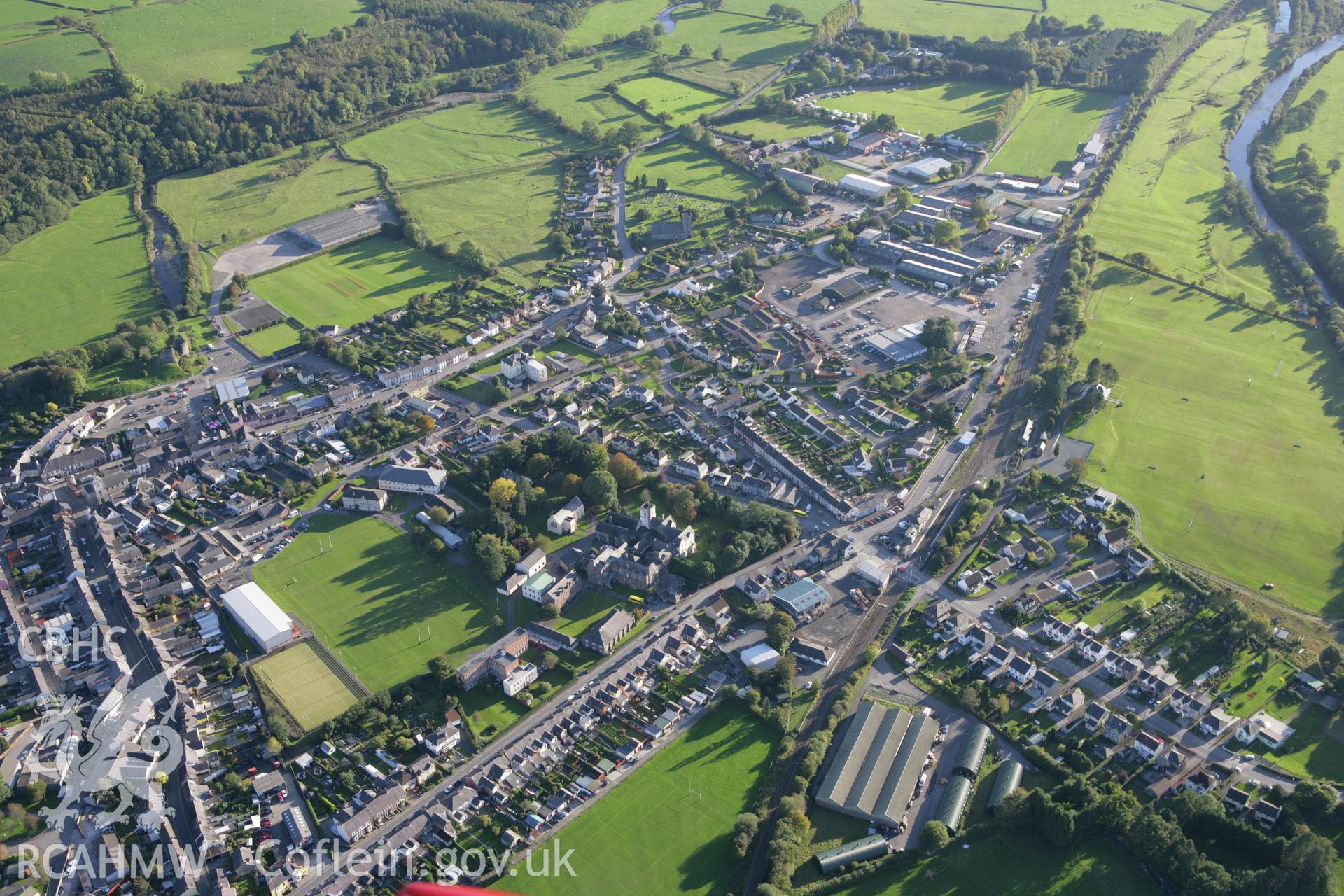 RCAHMW colour oblique photograph of Llandovery. Taken by Toby Driver on 04/10/2007.