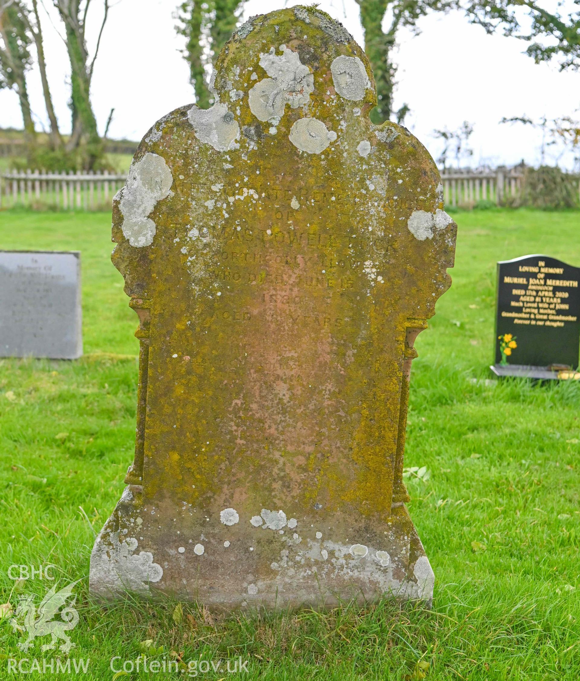 Maesyronen Chapel - Detailed view of a gravestone