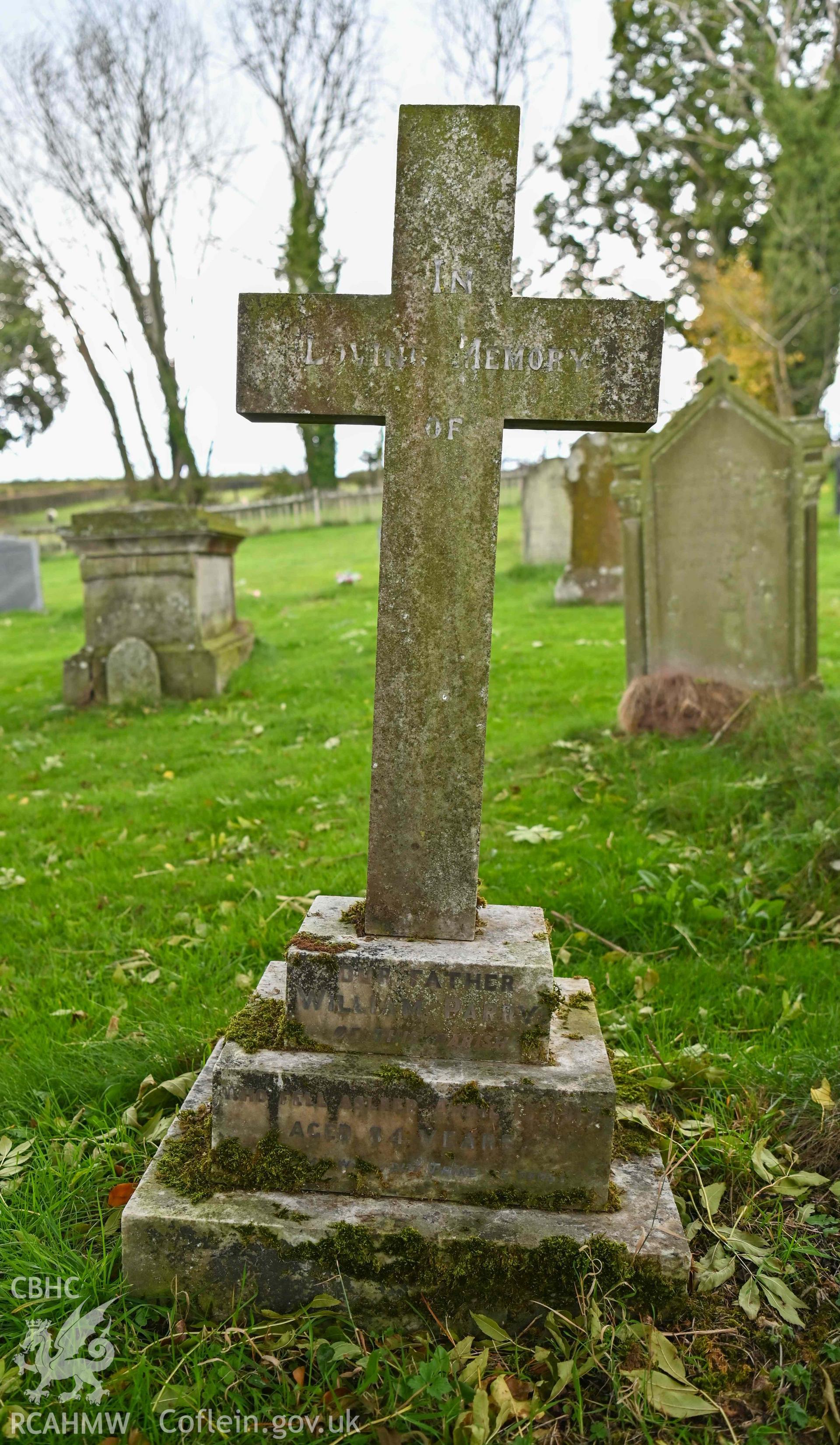 Maesyronen Chapel - Detailed view of a gravestone