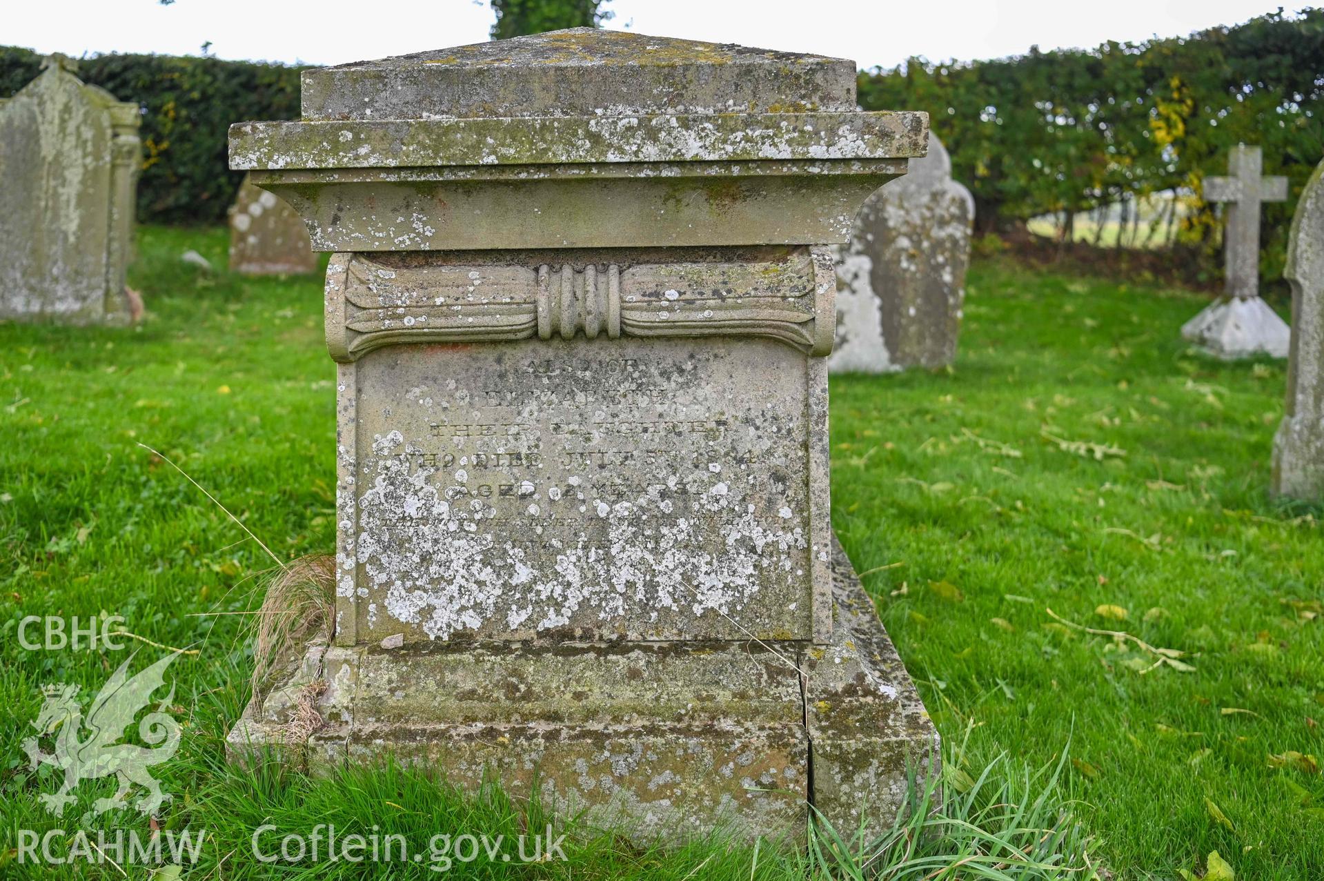 Maesyronen Chapel House - Detailed view of the side of the grave of Elizabeth Davies, taken from North