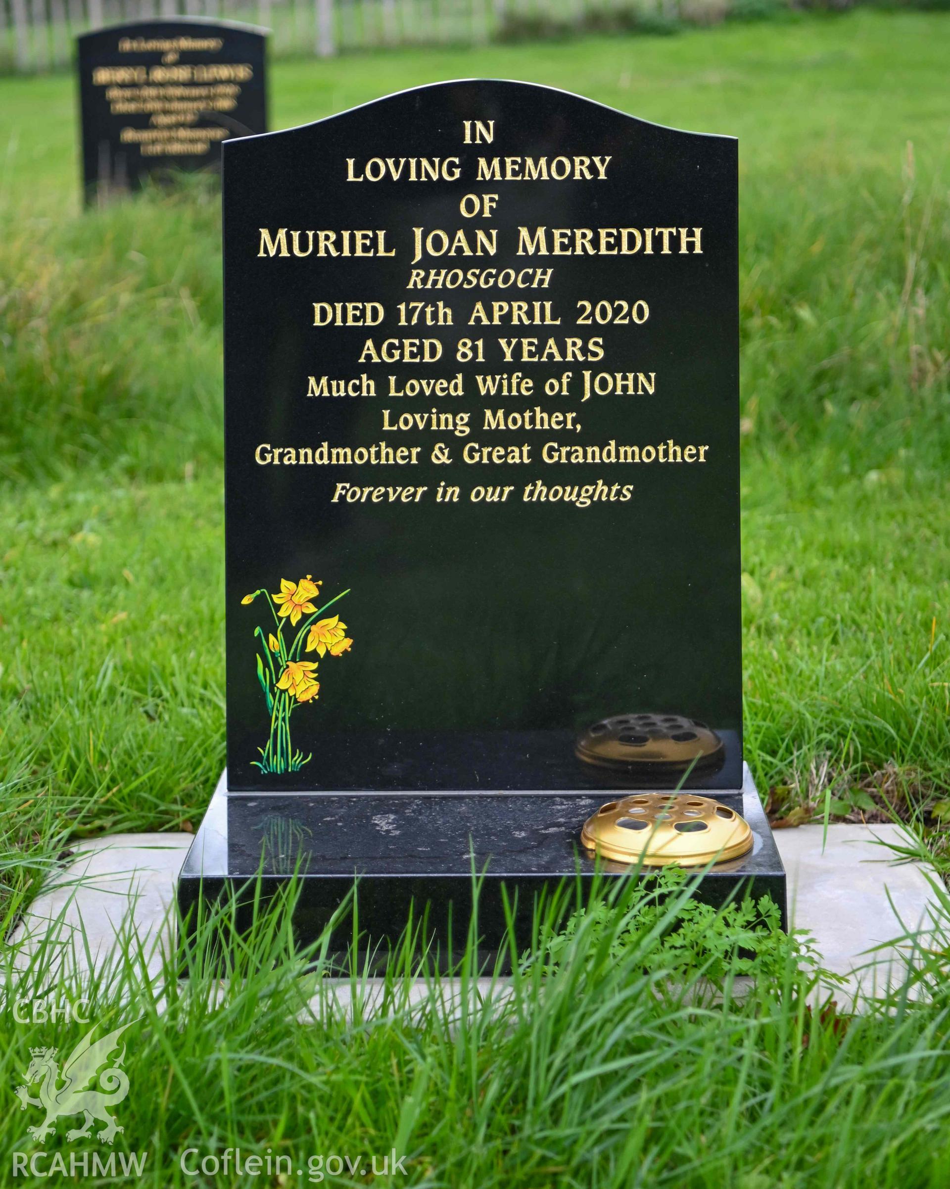 Maesyronen Chapel - Detailed view of a gravestone