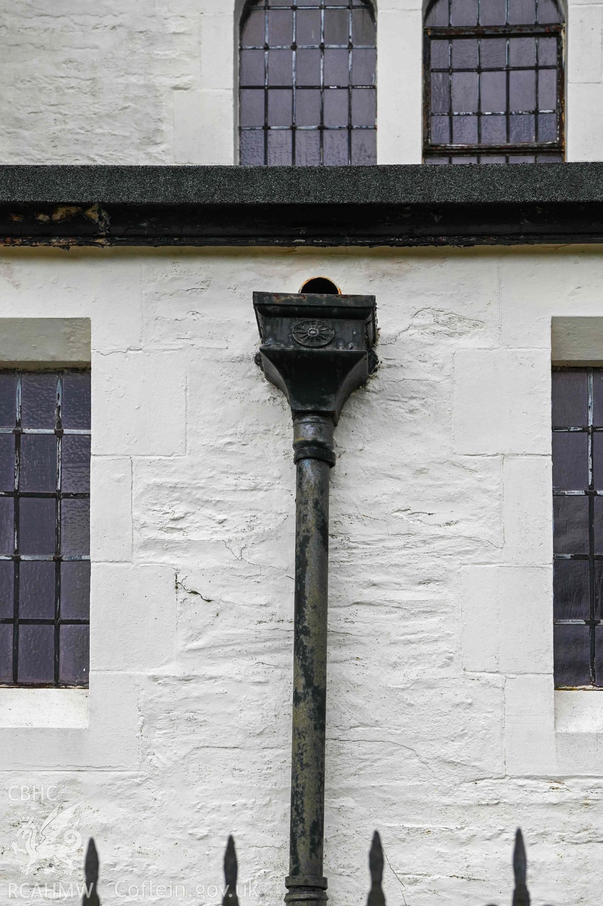 Tre-Wen Welsh Independent Chapel - Exterior, view of windows and guttering on the front of the chapel, taken from South