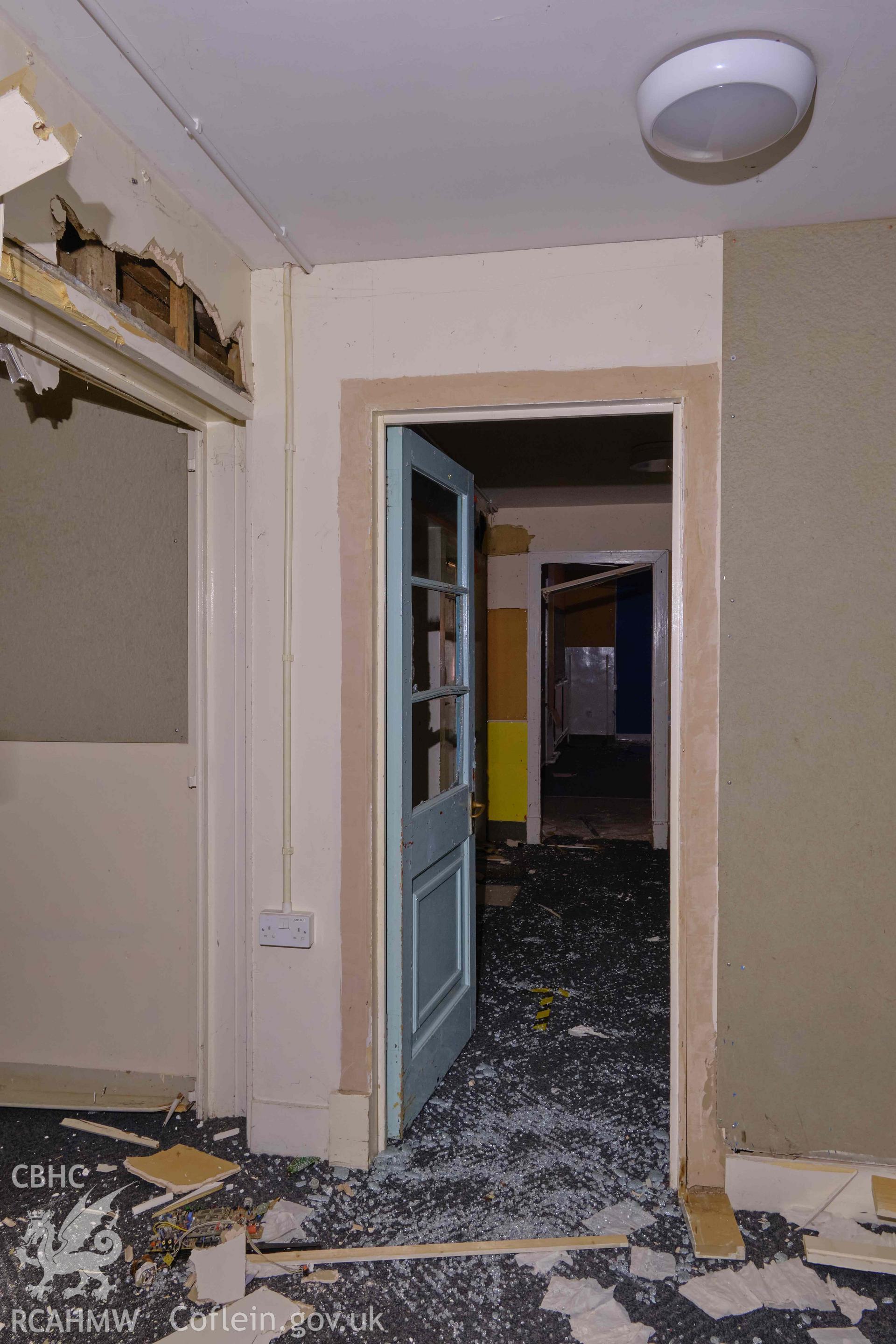 door opening to link to demountable, looking NE