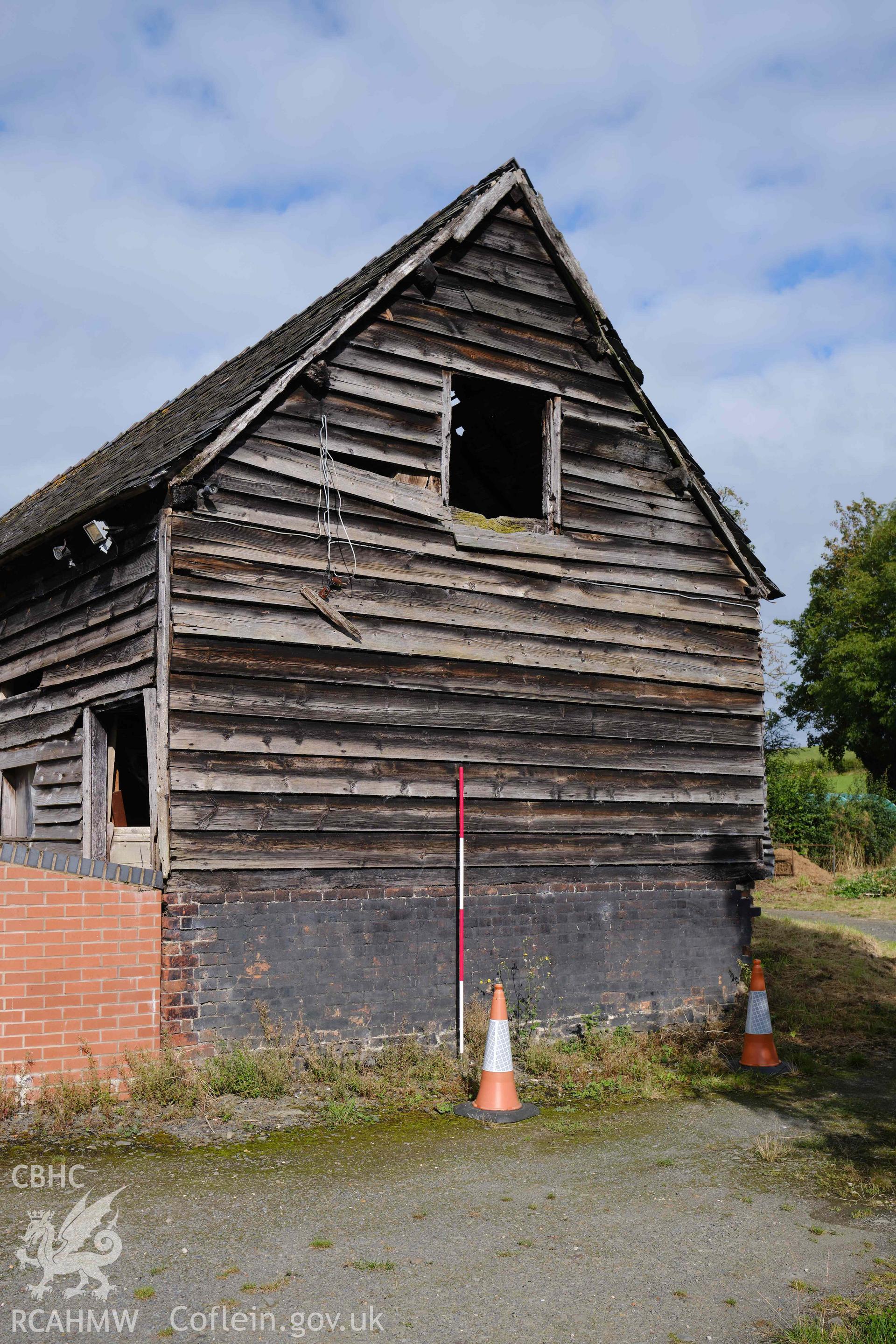 E gable end looking NW