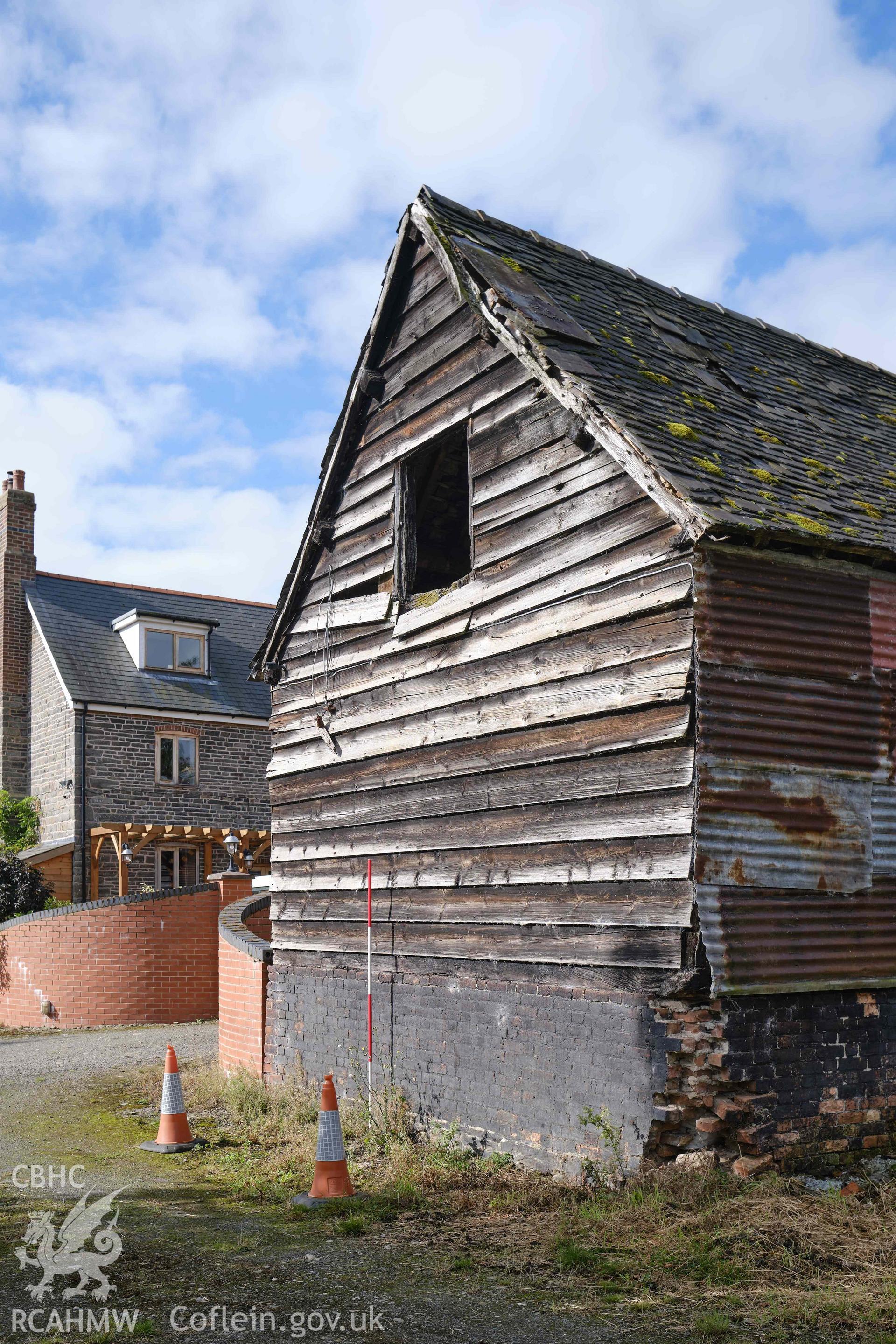 E gable end looking SW