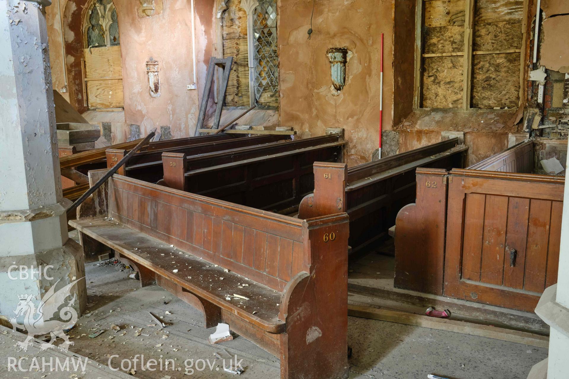 pews in N aisle looking SE
