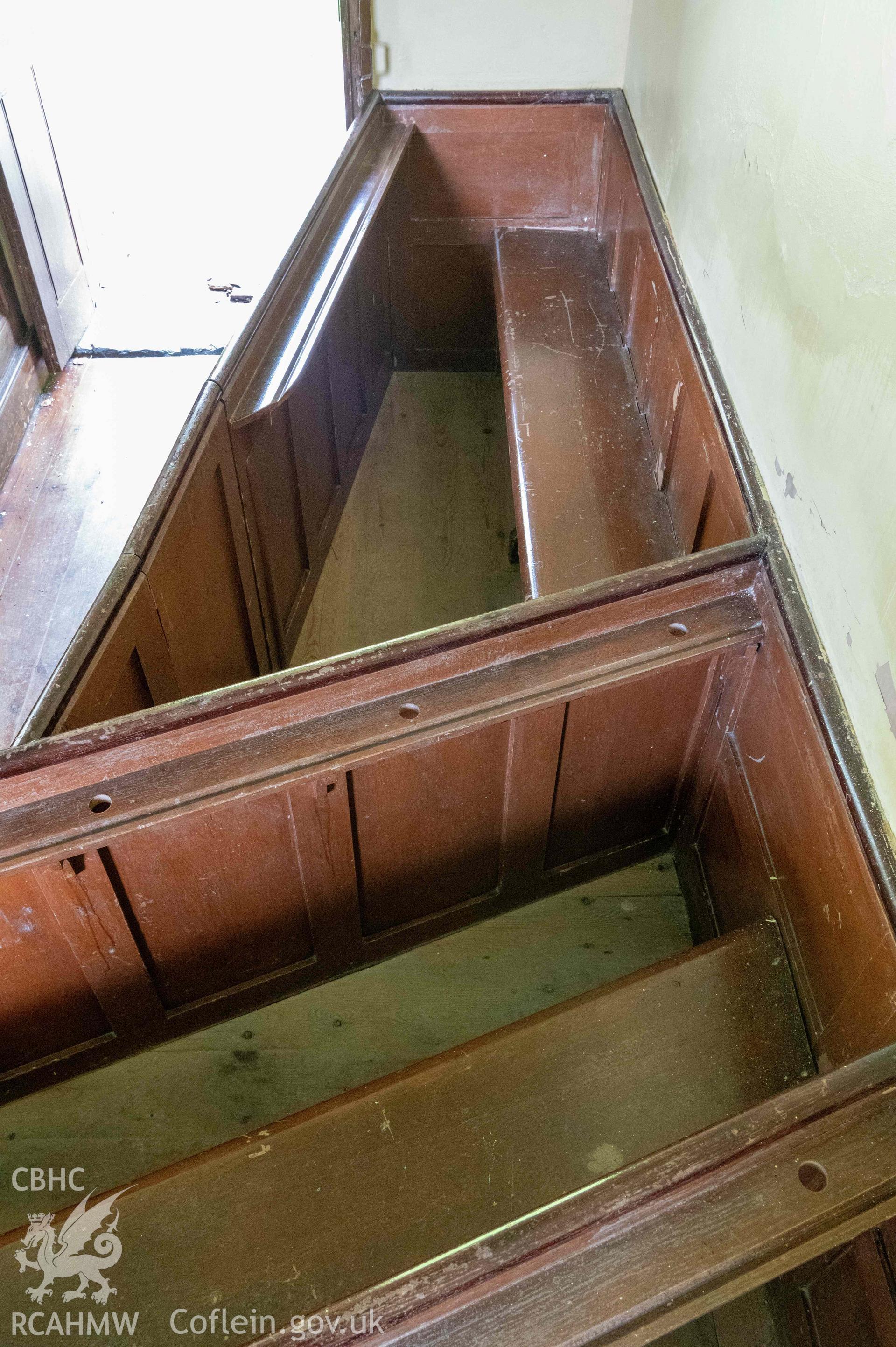 Soar-y-Mynydd, interior detail of corner pews