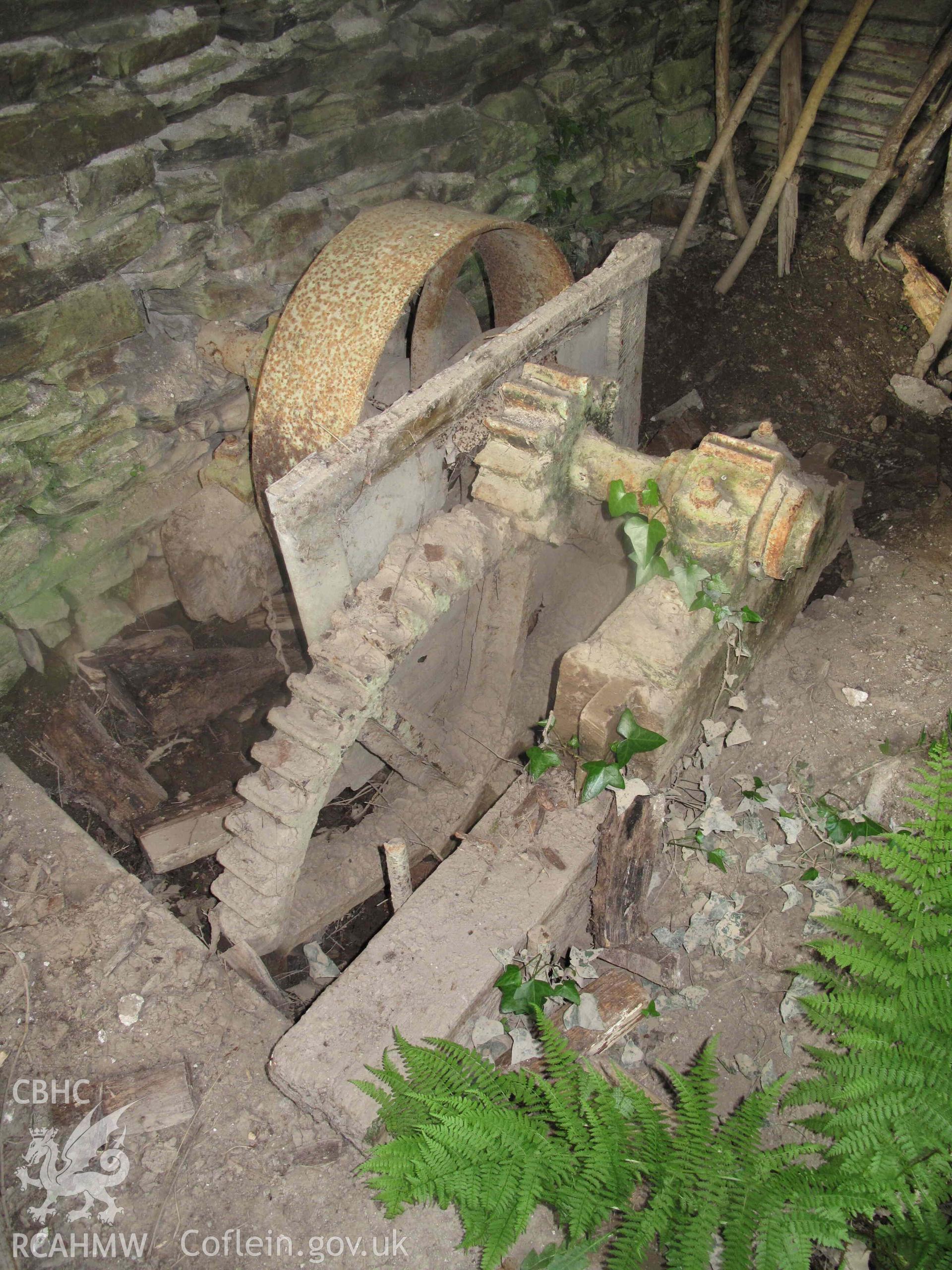 Ffatri Isaf,  Abercegir