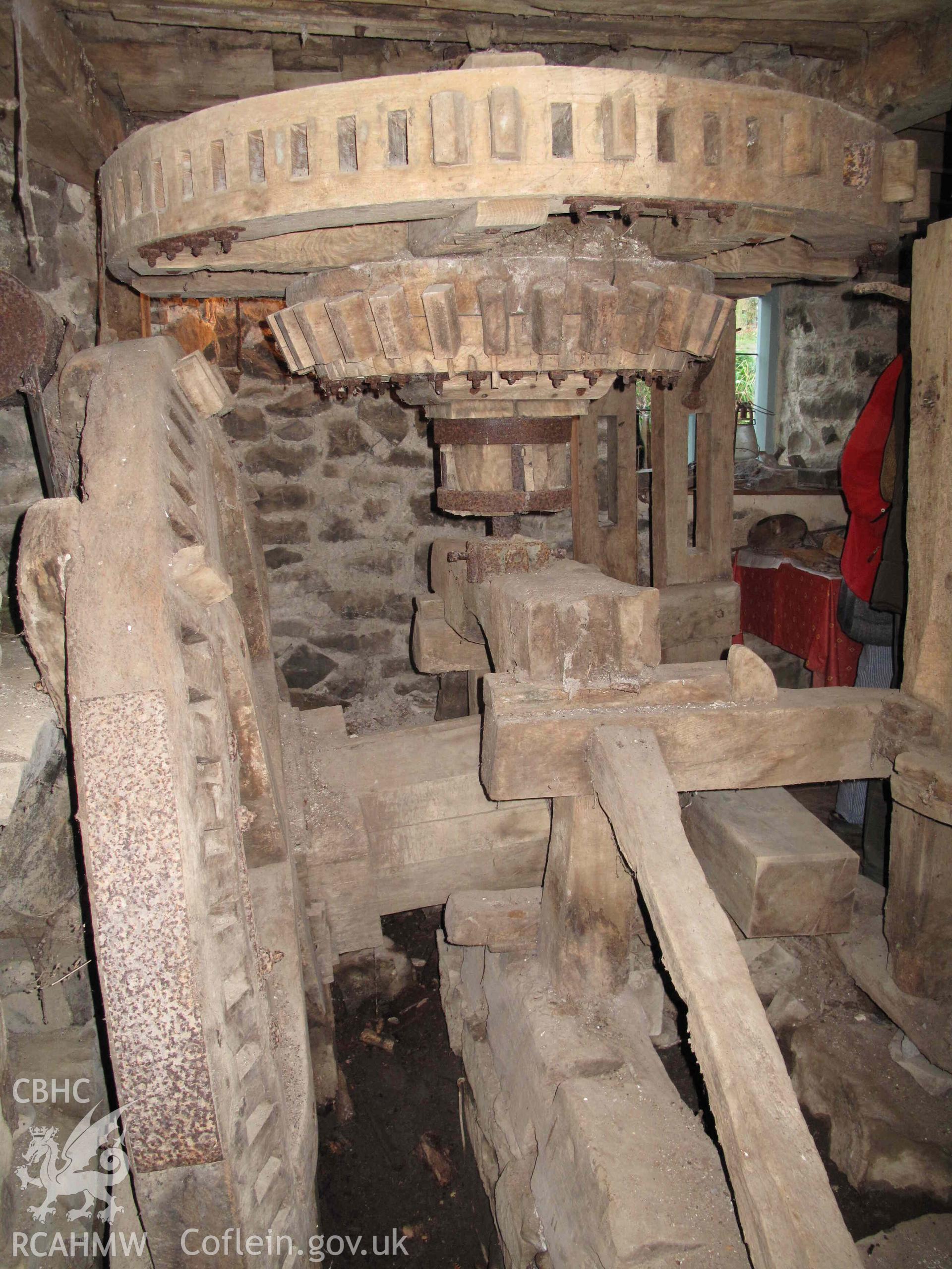 Coedtrewernau Corn Mill: wheels and cogs