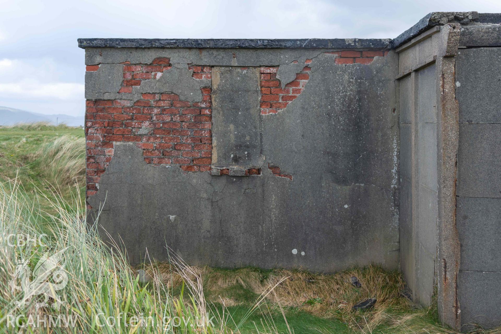 Ynyslas BCF Hut - View of the side of the extension at the North of the building, taken from West