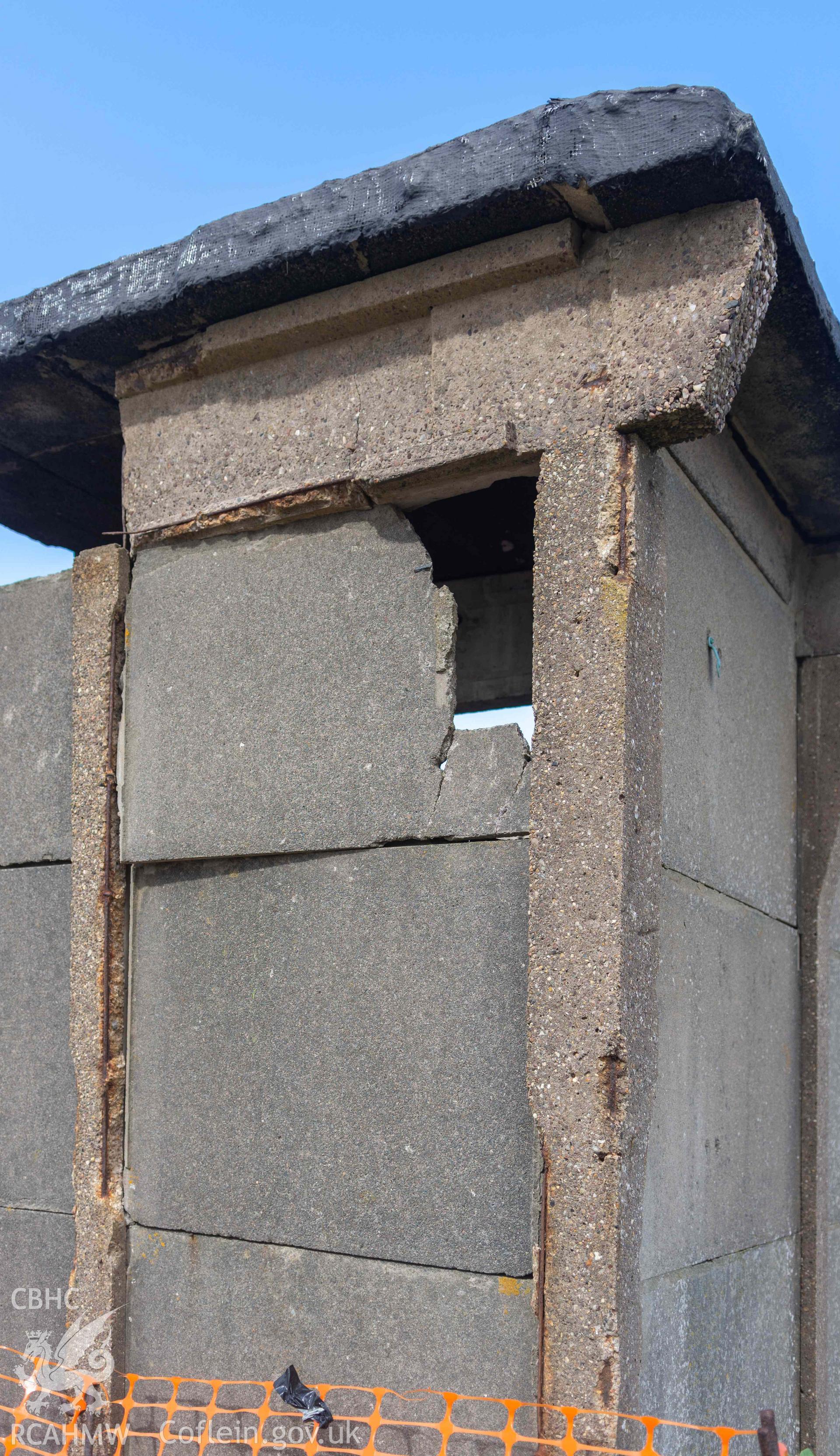 Ynyslas BCF Hut - Detailed view of a portion of the front of the hut, taken from South-East