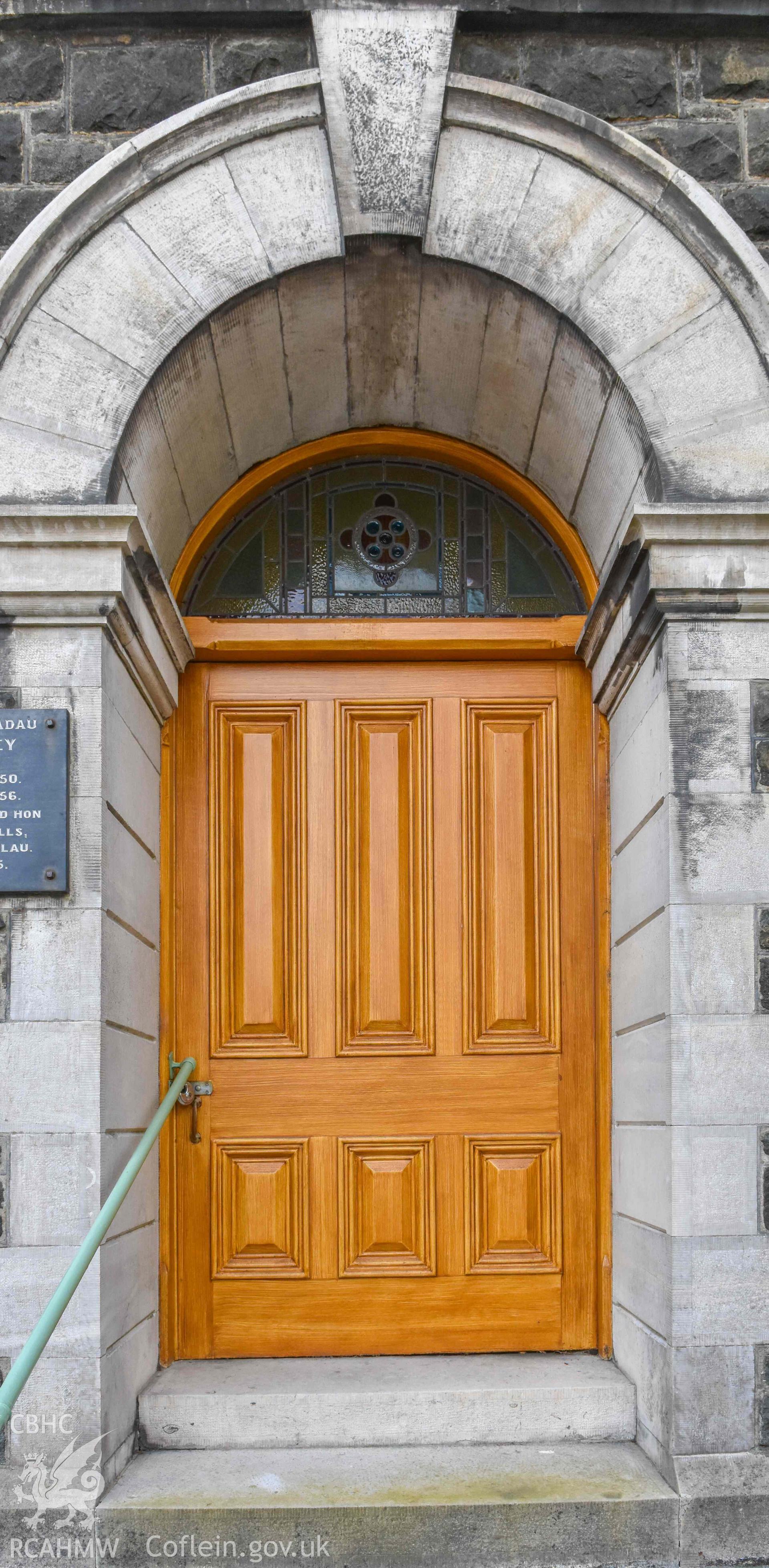 Ebeneser Methodist Chapel - View of an entrance door, taken from North