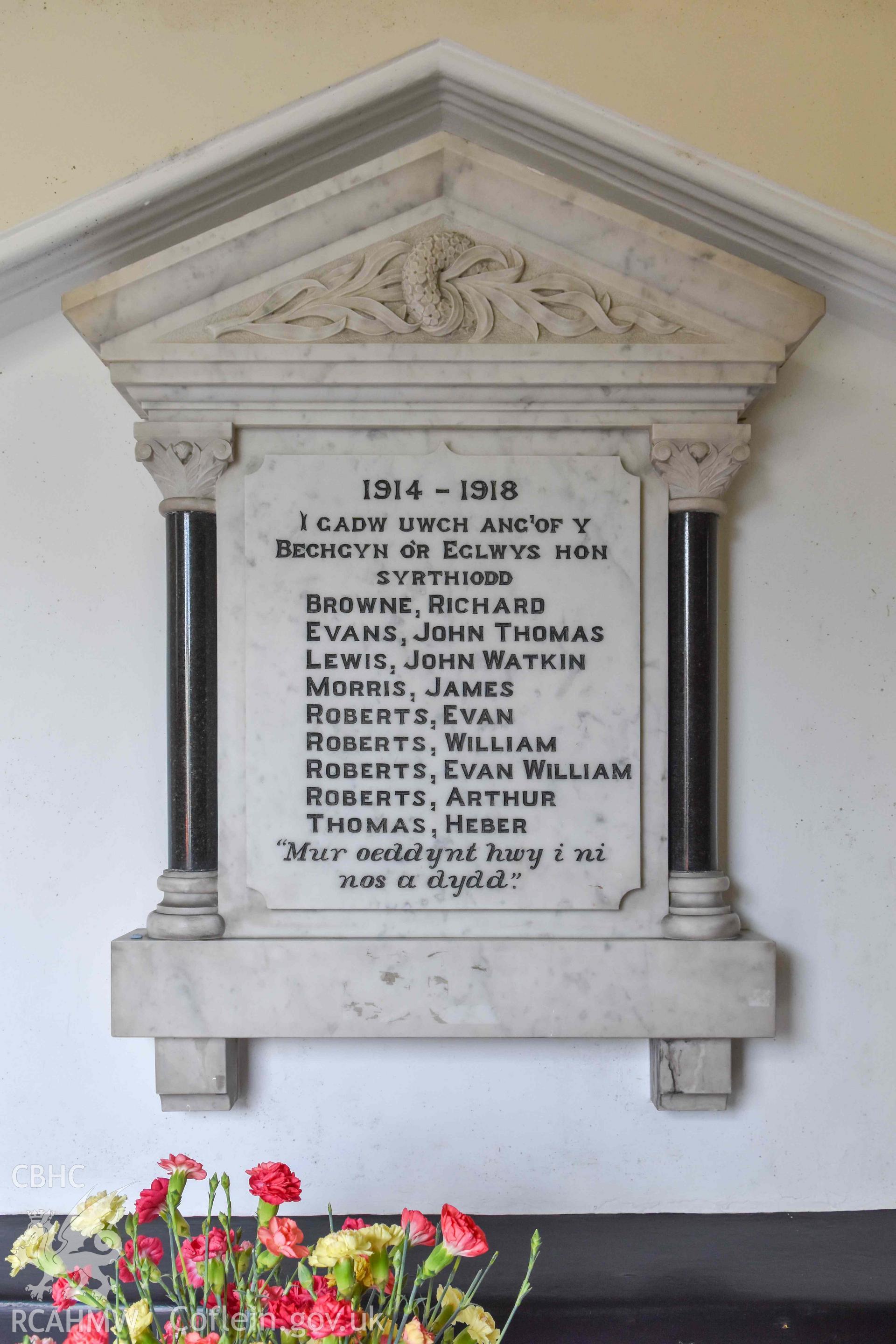 Ebeneser Methodist Chapel - View of a memorial to soldiers of World War 1 from Dolgellau, taken from North