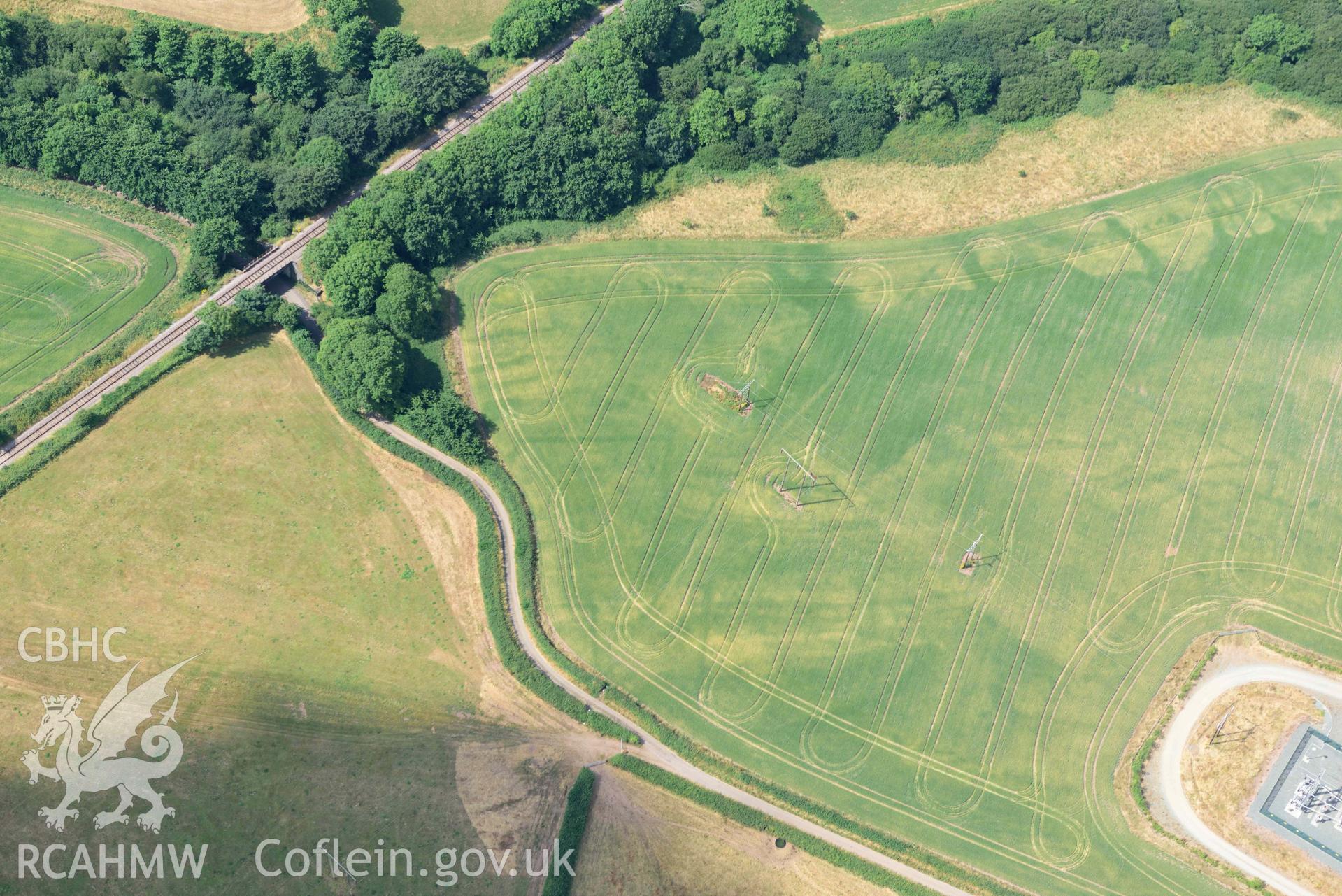 Aerial photography of Thornton, rectangular enlosure or villa enclosure Aerial reconnaissance survey for the CHERISH Project. Crown Copyright: CHERISH PROJECT 2018. Produced with EU funds through the Ireland Wales Co-operation Programme 2014-2020. All material made freely available through the Open Government Licence.