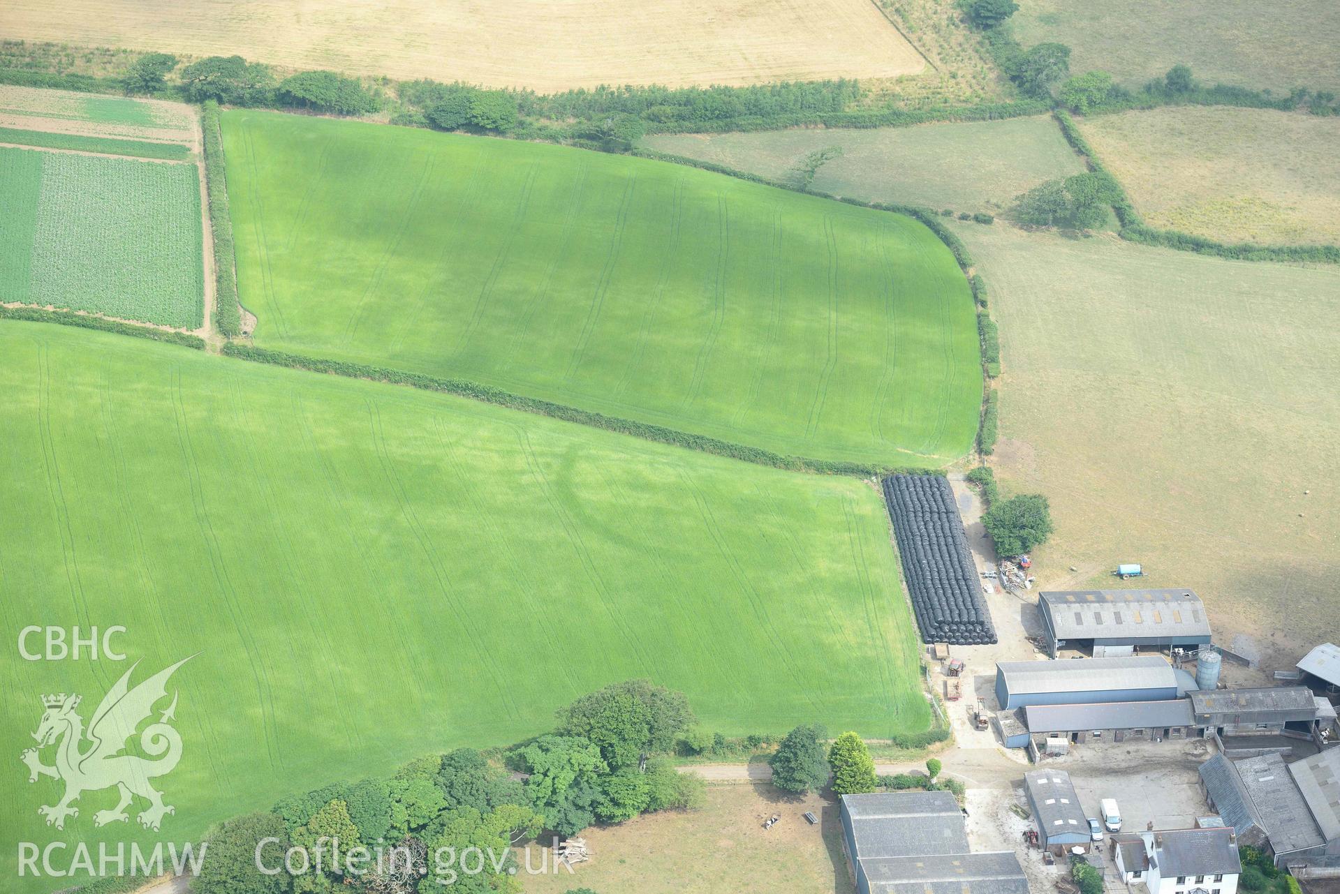 Aerial photography of Parc Wilis defended enclosure Aerial reconnaissance survey for the CHERISH Project. Crown Copyright: CHERISH PROJECT 2018. Produced with EU funds through the Ireland Wales Co-operation Programme 2014-2020. All material made freely available through the Open Government Licence.