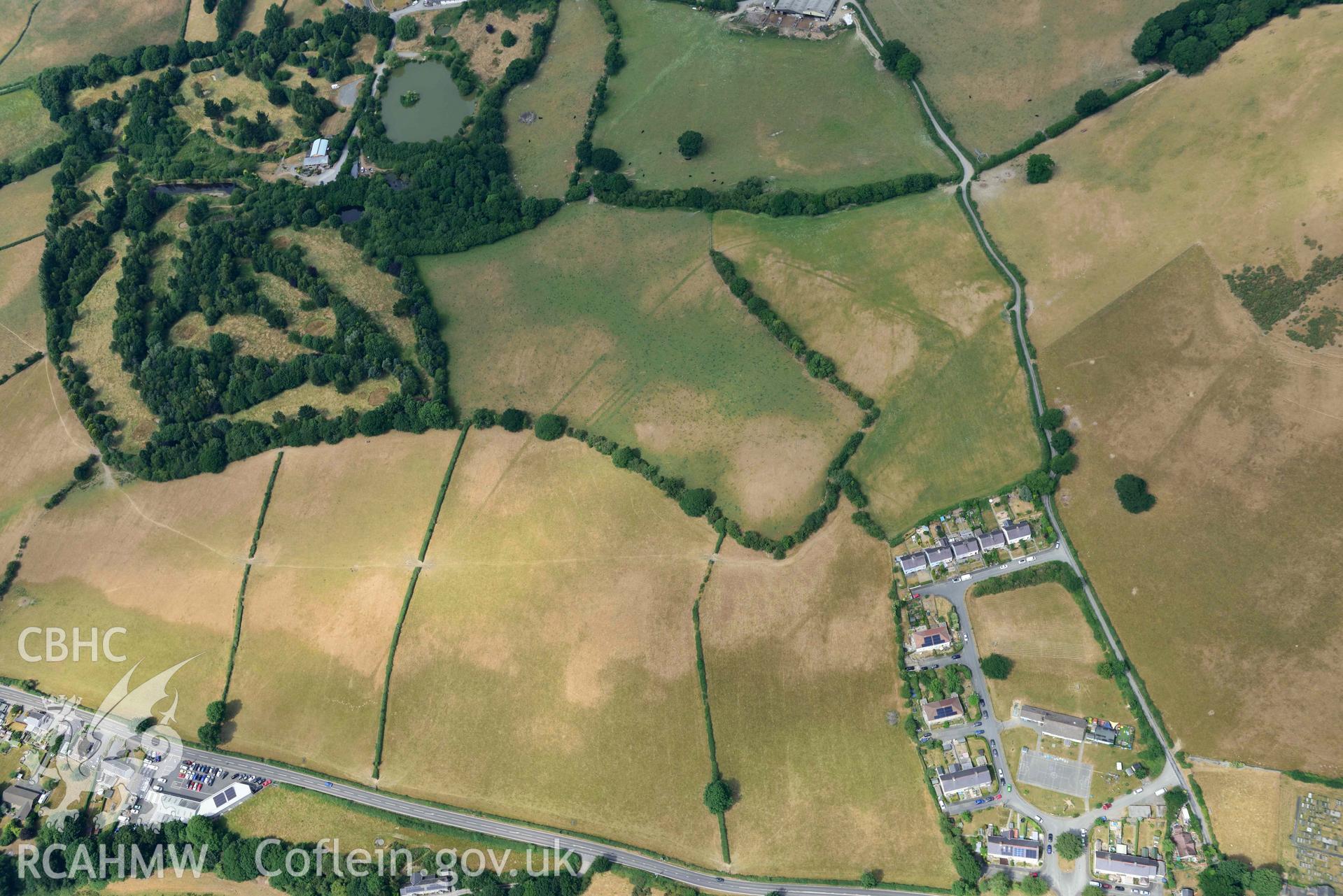 Aerial photograph: Pen-Llwyn Roman fort, with parchmarks. Crown: CHERISH PROJECT 2018. Produced with EU funds through the Ireland Wales Co-operation Programme 2014-2020 (NGR SN650806)