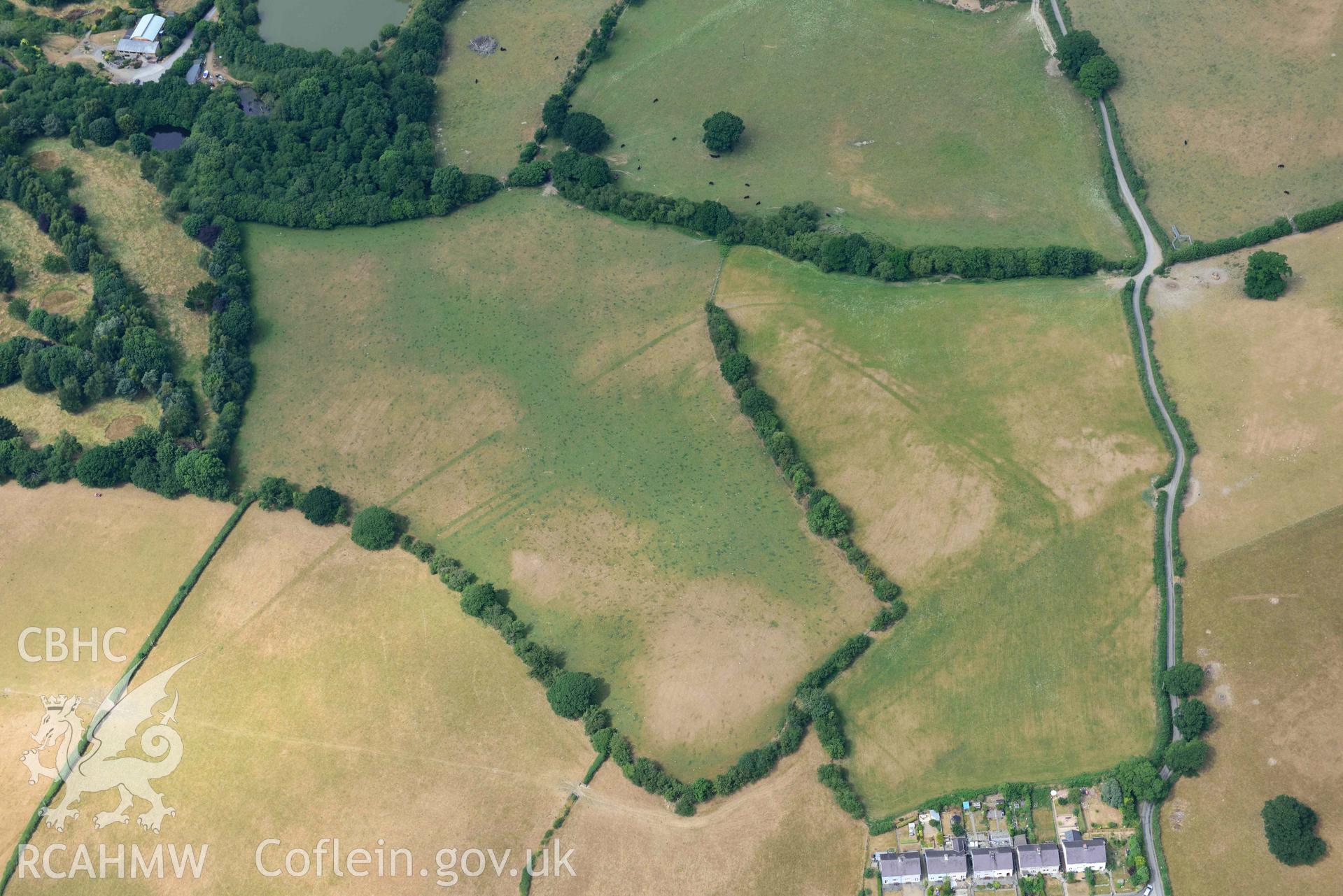 Aerial photograph: Pen-Llwyn Roman fort, with parchmarks. Crown: CHERISH PROJECT 2018. Produced with EU funds through the Ireland Wales Co-operation Programme 2014-2020 (NGR SN650806)