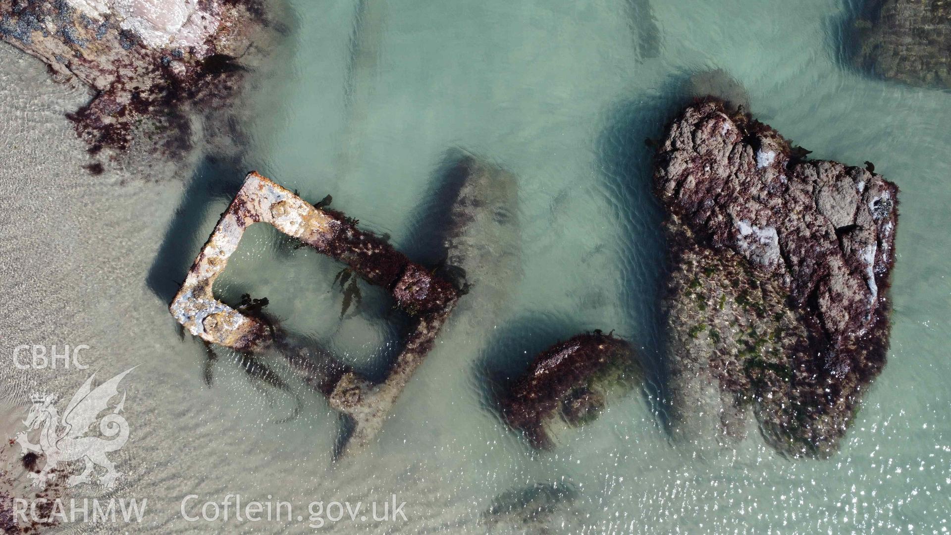 Overhead view of the crankshaft bearing frame within the wreck site of the ALBION on 01/04/2022.