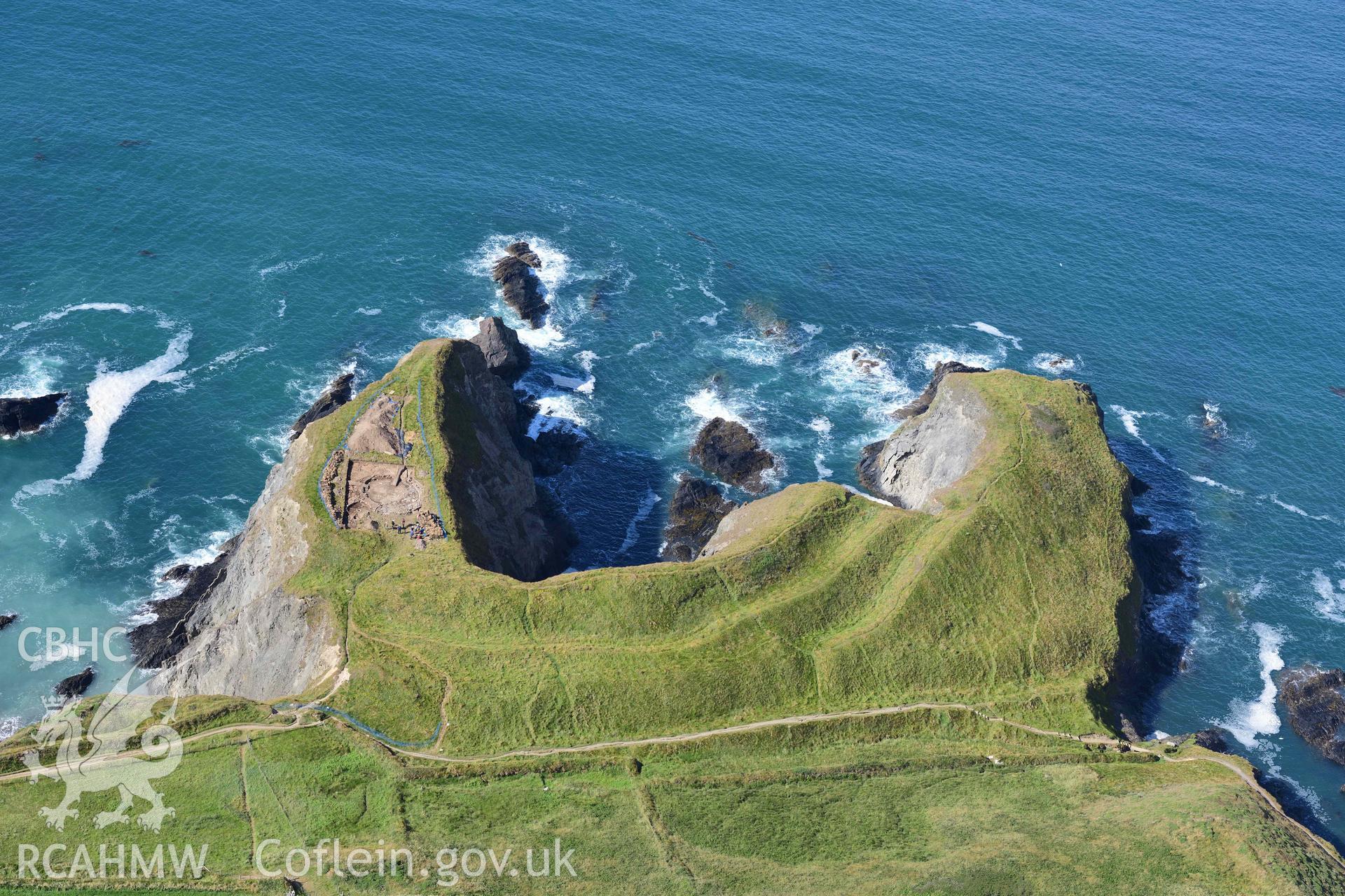 Porth y Rhaw coastal promontory fort. Excavations in progress by the Dyfed Archaeological Trust. © Crown: CHERISH PROJECT 2017. Produced with EU funds through the Ireland Wales Co-operation Programme 2014-2023.