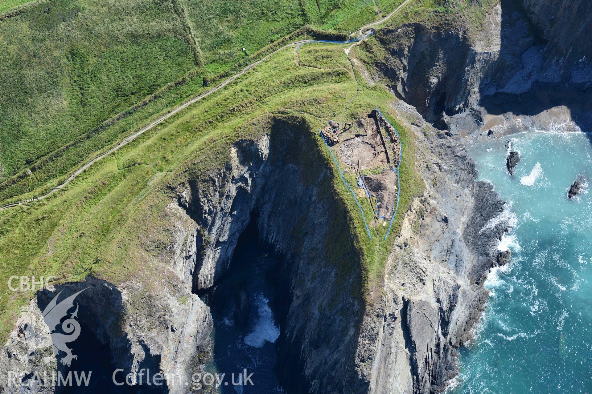 Porth y Rhaw coastal promontory fort. Excavations in progress by the Dyfed Archaeological Trust. © Crown: CHERISH PROJECT 2017. Produced with EU funds through the Ireland Wales Co-operation Programme 2014-2023.