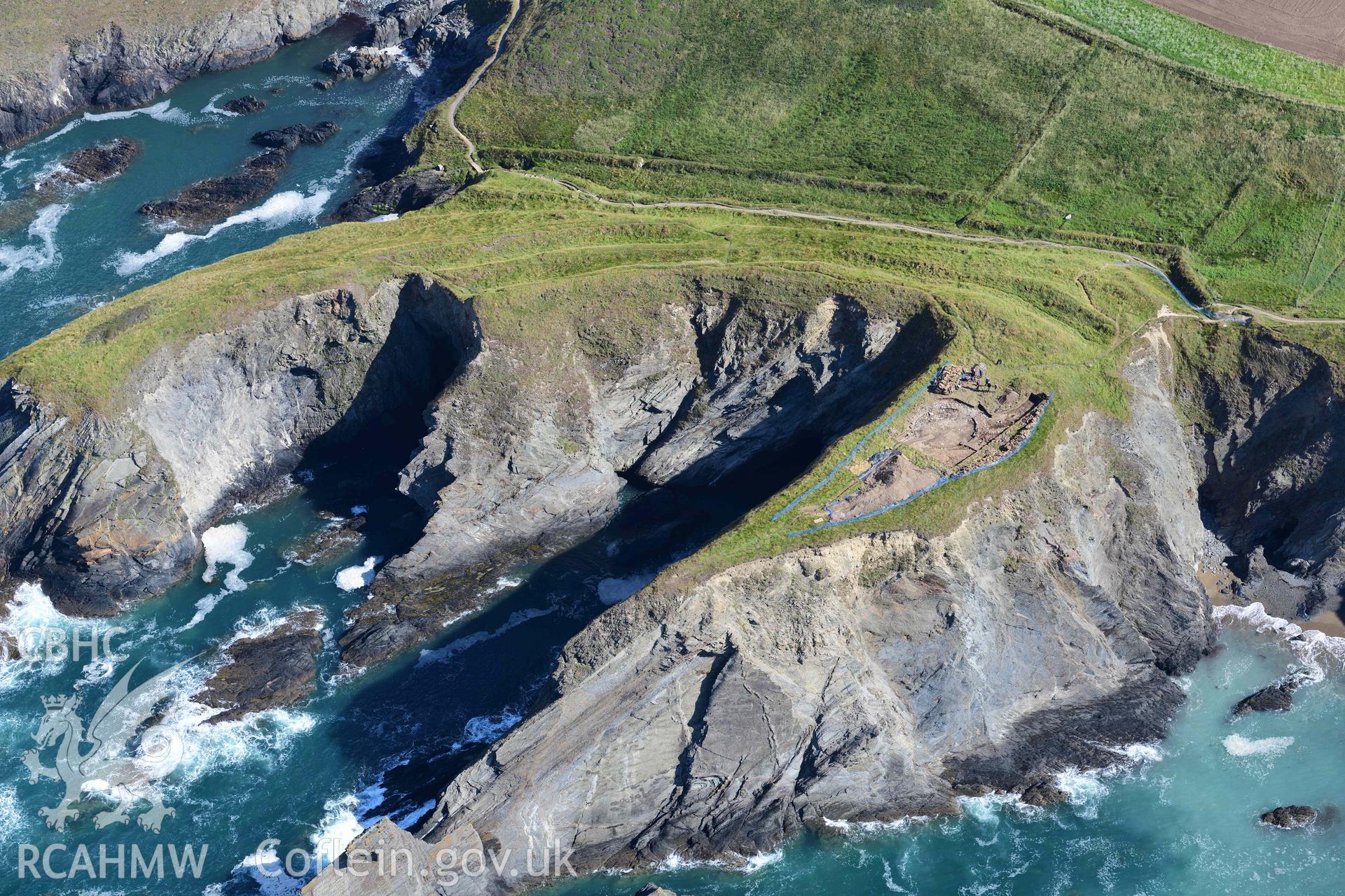 Porth y Rhaw coastal promontory fort. Excavations in progress by the Dyfed Archaeological Trust. © Crown: CHERISH PROJECT 2017. Produced with EU funds through the Ireland Wales Co-operation Programme 2014-2023.