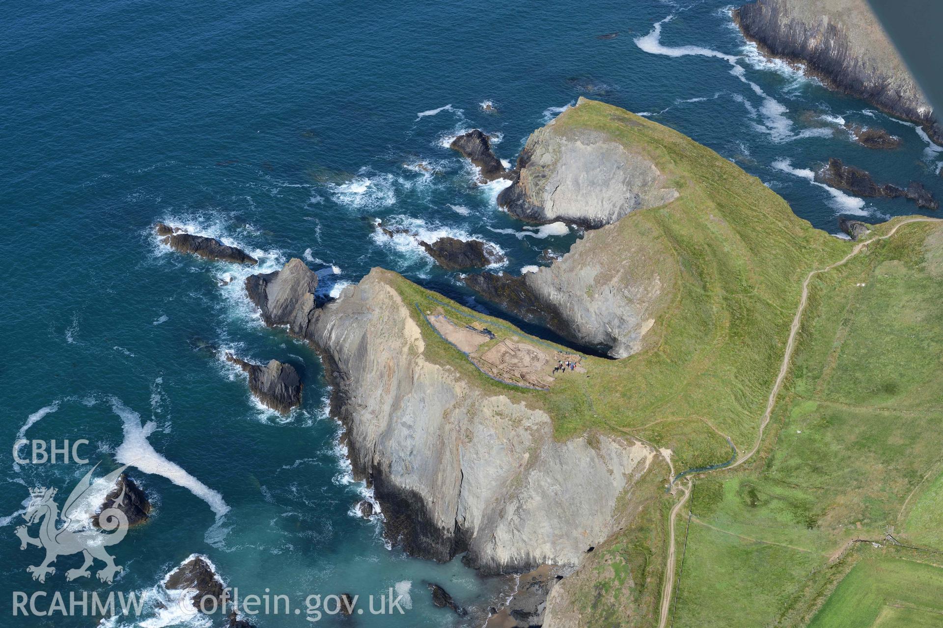 Porth y Rhaw coastal promontory fort. Excavations in progress by the Dyfed Archaeological Trust. © Crown: CHERISH PROJECT 2017. Produced with EU funds through the Ireland Wales Co-operation Programme 2014-2023.