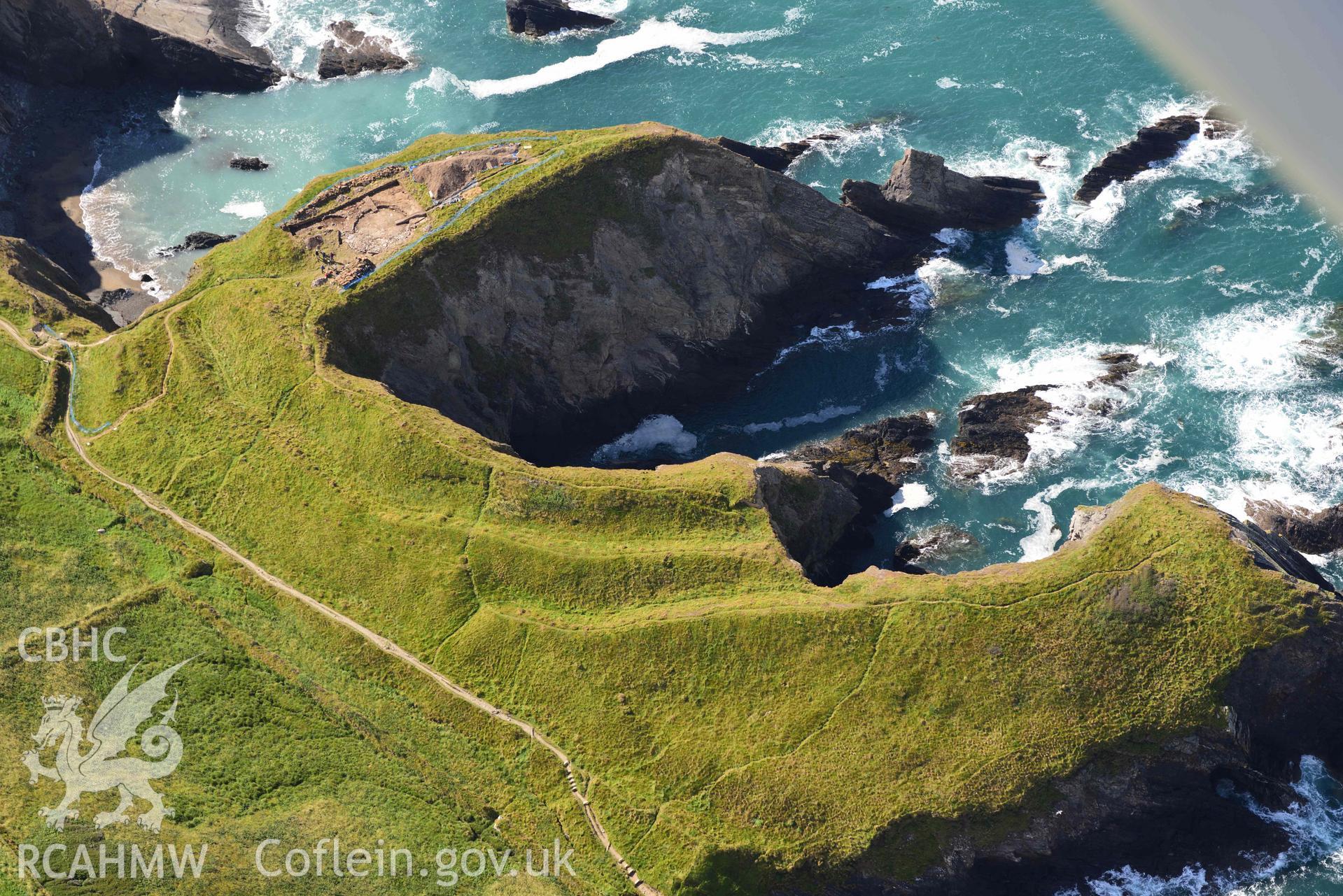 Porth y Rhaw coastal promontory fort. Excavations in progress by the Dyfed Archaeological Trust, June 2022. © Crown: CHERISH PROJECT 2017. Produced with EU funds through the Ireland Wales Co-operation Programme 2014-2023.