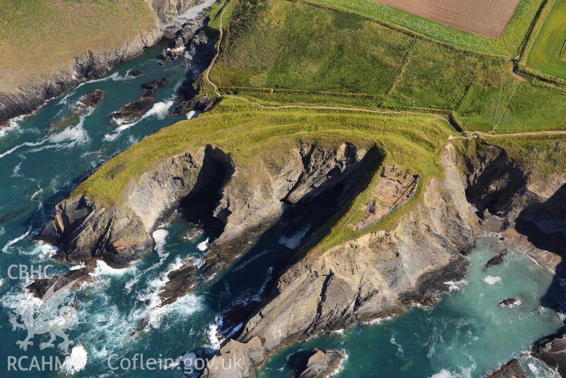 Porth y Rhaw coastal promontory fort. Excavations in progress by the Dyfed Archaeological Trust, June 2022. © Crown: CHERISH PROJECT 2017. Produced with EU funds through the Ireland Wales Co-operation Programme 2014-2023.