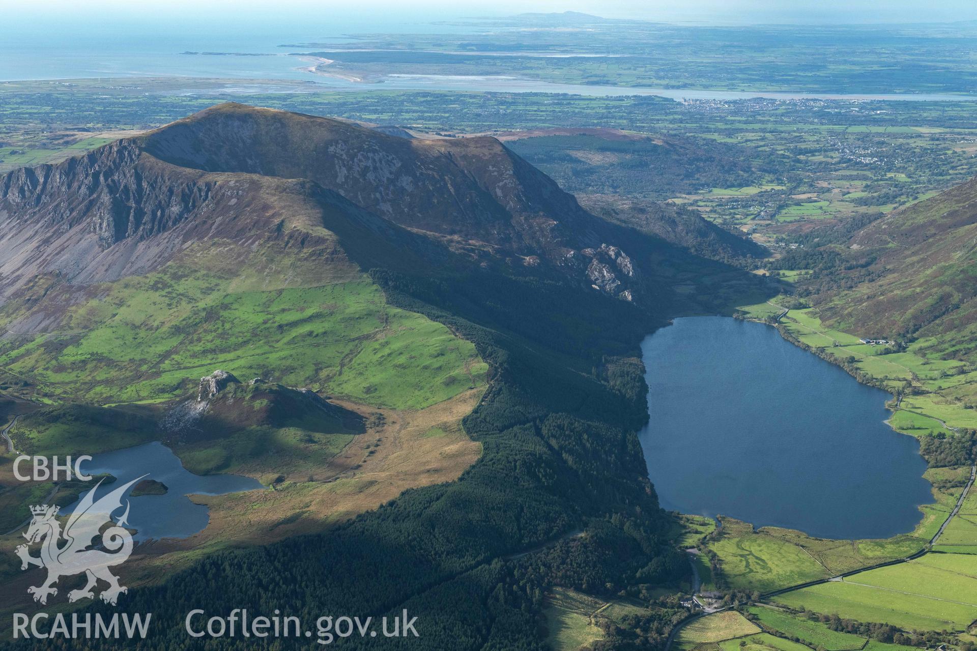 Llyn Cwellyn, landscape from south