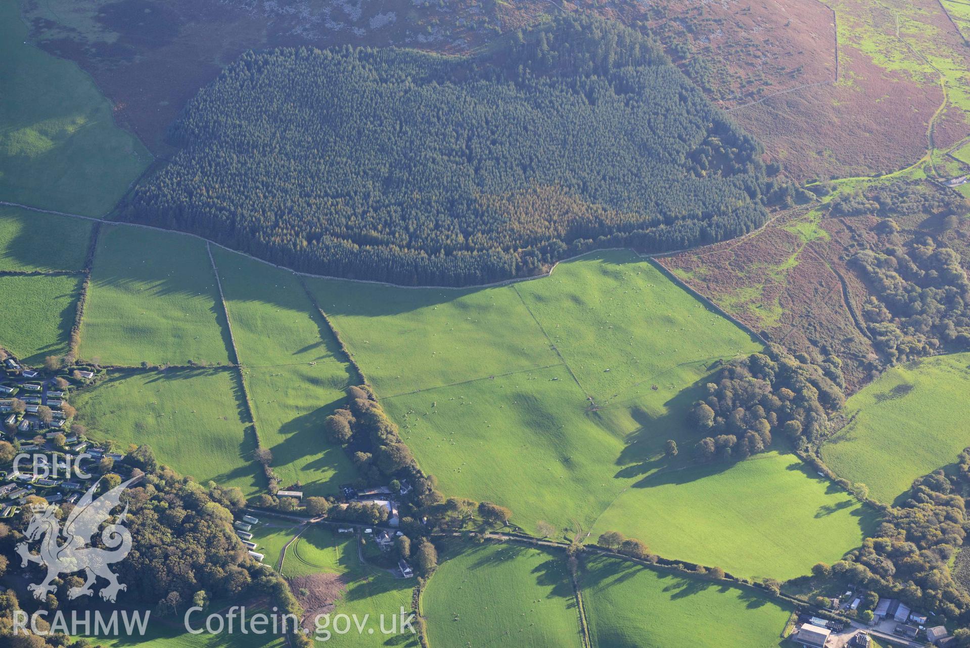Enclosed settlement below Carn Fadryn