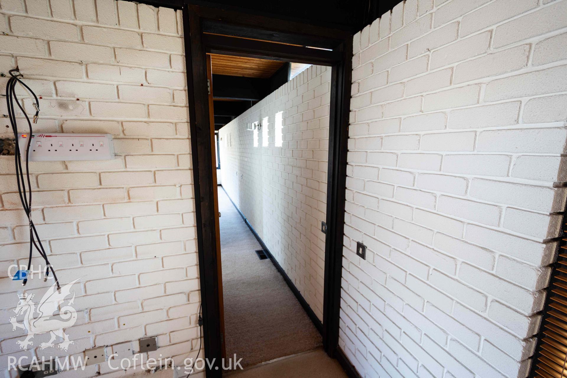 Doorway and corridor to bedroom 2