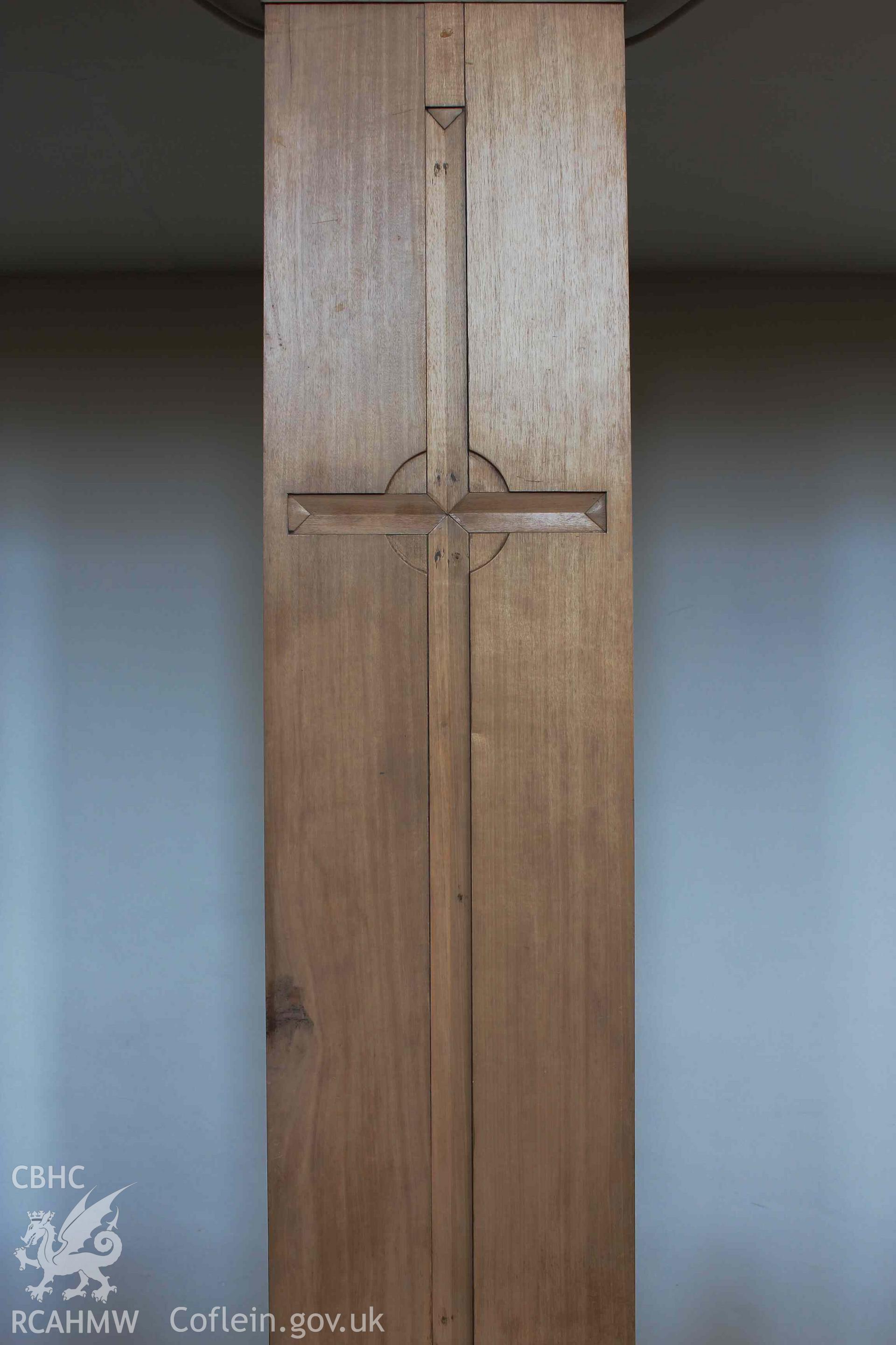 Wooden engraving on pillar